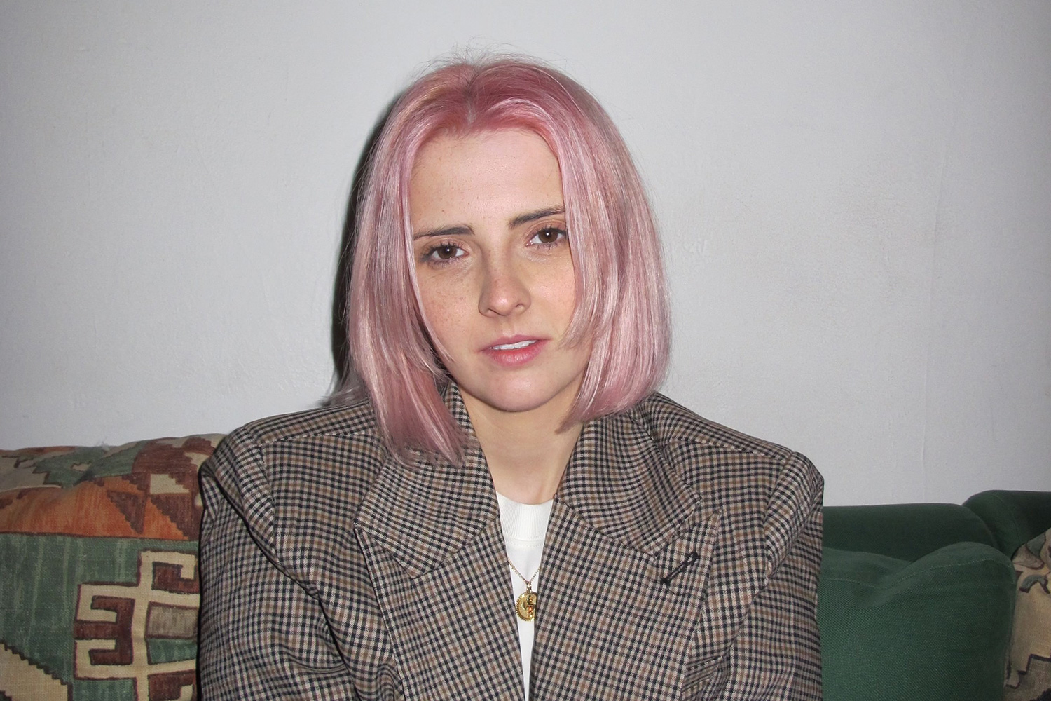 Emily Burns has released a new single, 'Cheating On Her': "Once a cheater, always a cheater"