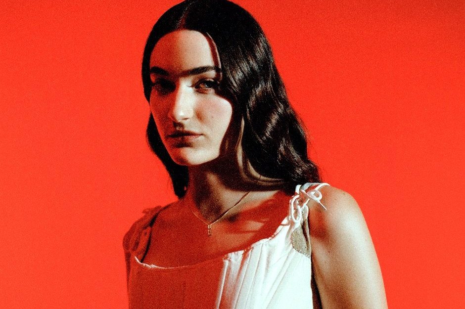 Etta Marcus has shared a video for latest single, 'Crown'