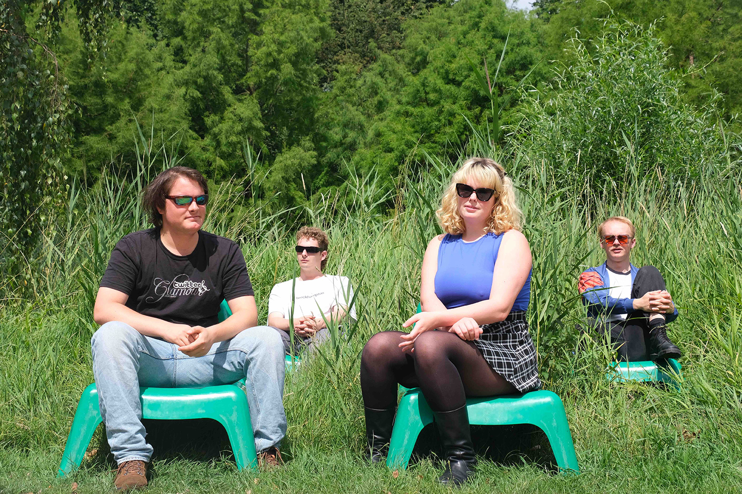 Pip Blom have teamed up with Personal Trainer for their new single, 'Kiss Me By Candlelight'