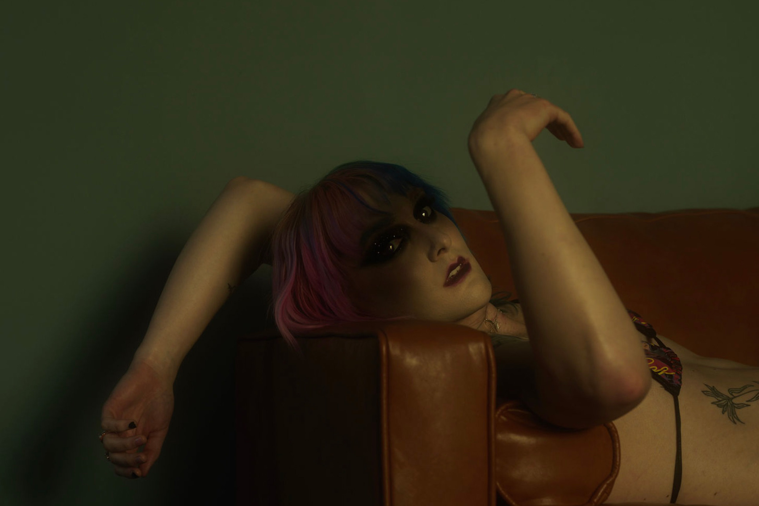 Jasmine.4.t has released a new acoustic EP to support LGBTQIA+ housing charity AKT