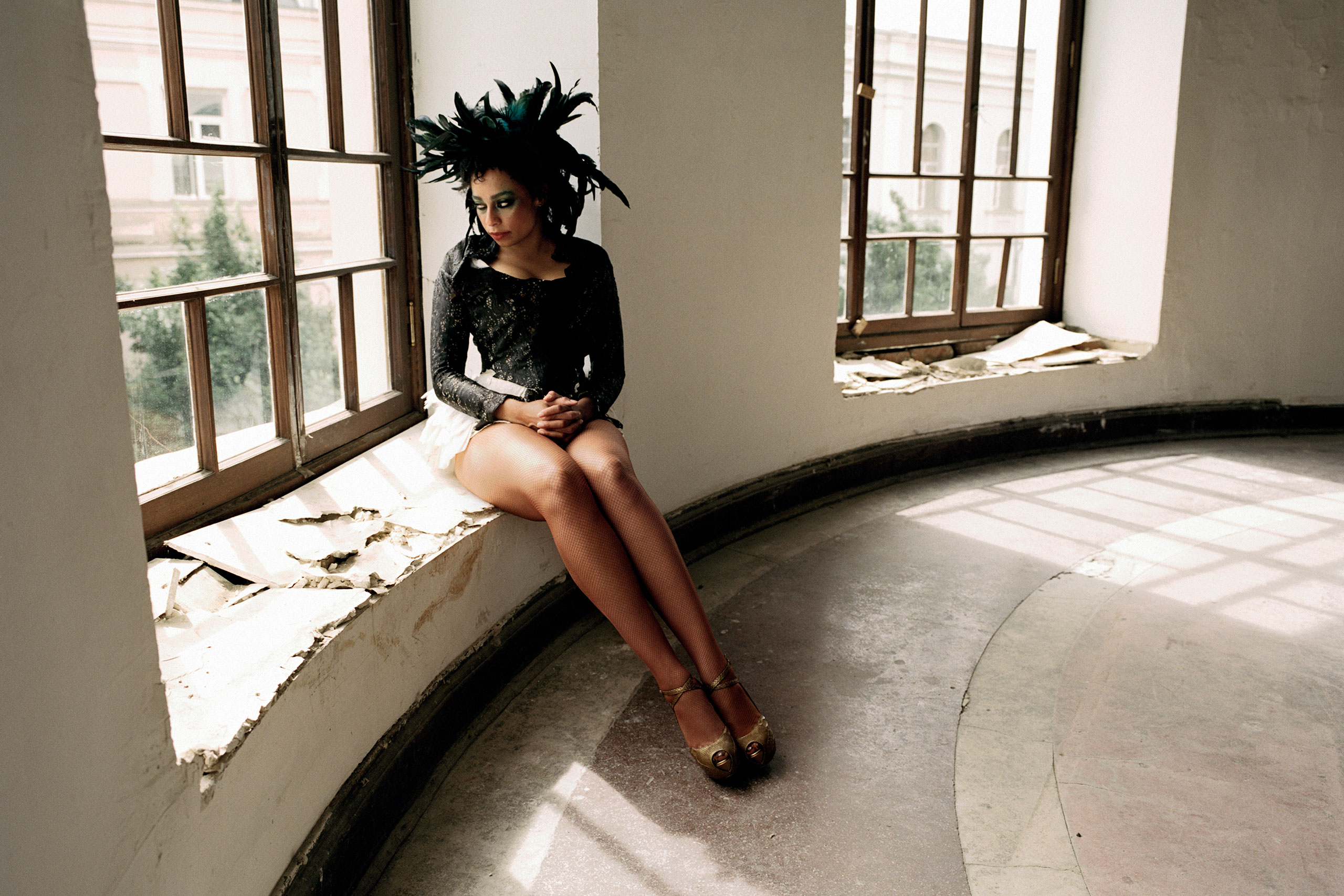 Celeste has shared her new single 'Woman of Faces' and announced some November outstore shows