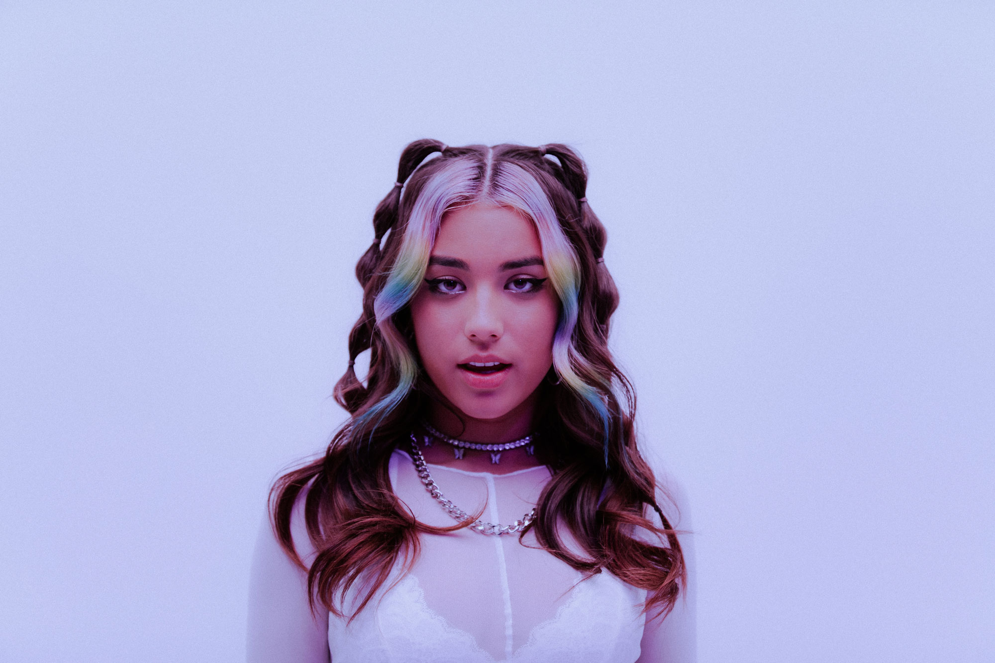 Alaina Castillo has dropped a video for her latest single 'indica'