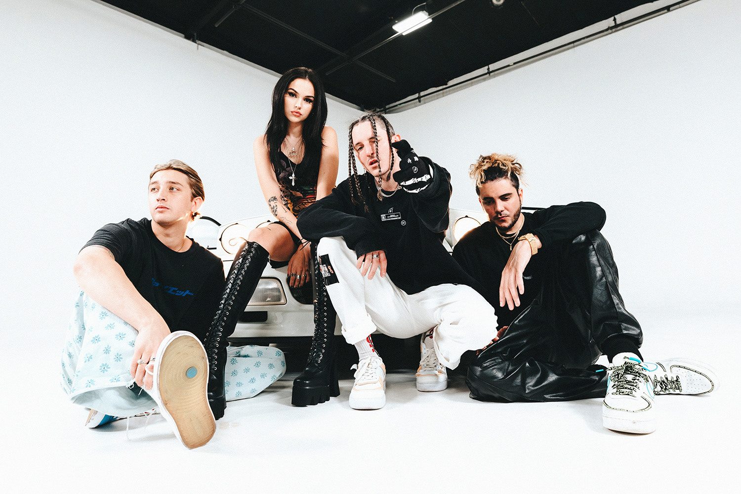 Chase Atlantic and Maggie Lindemann join forces for a new version of 'OHMAMI'