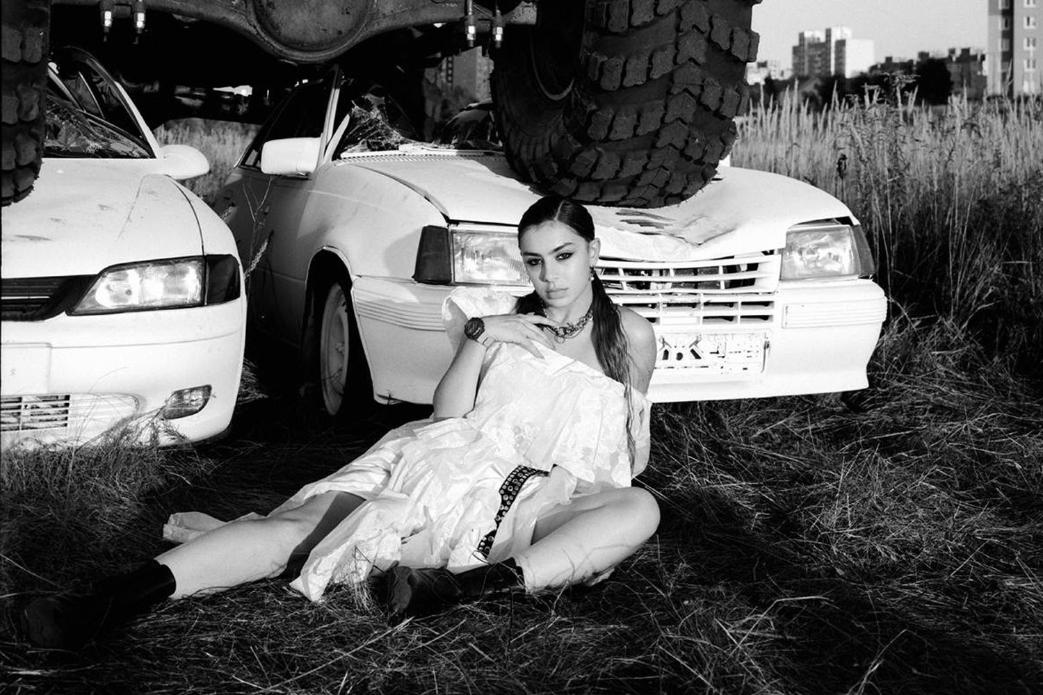 Charli XCX has dropped a brand new video for 'White Mercedes'