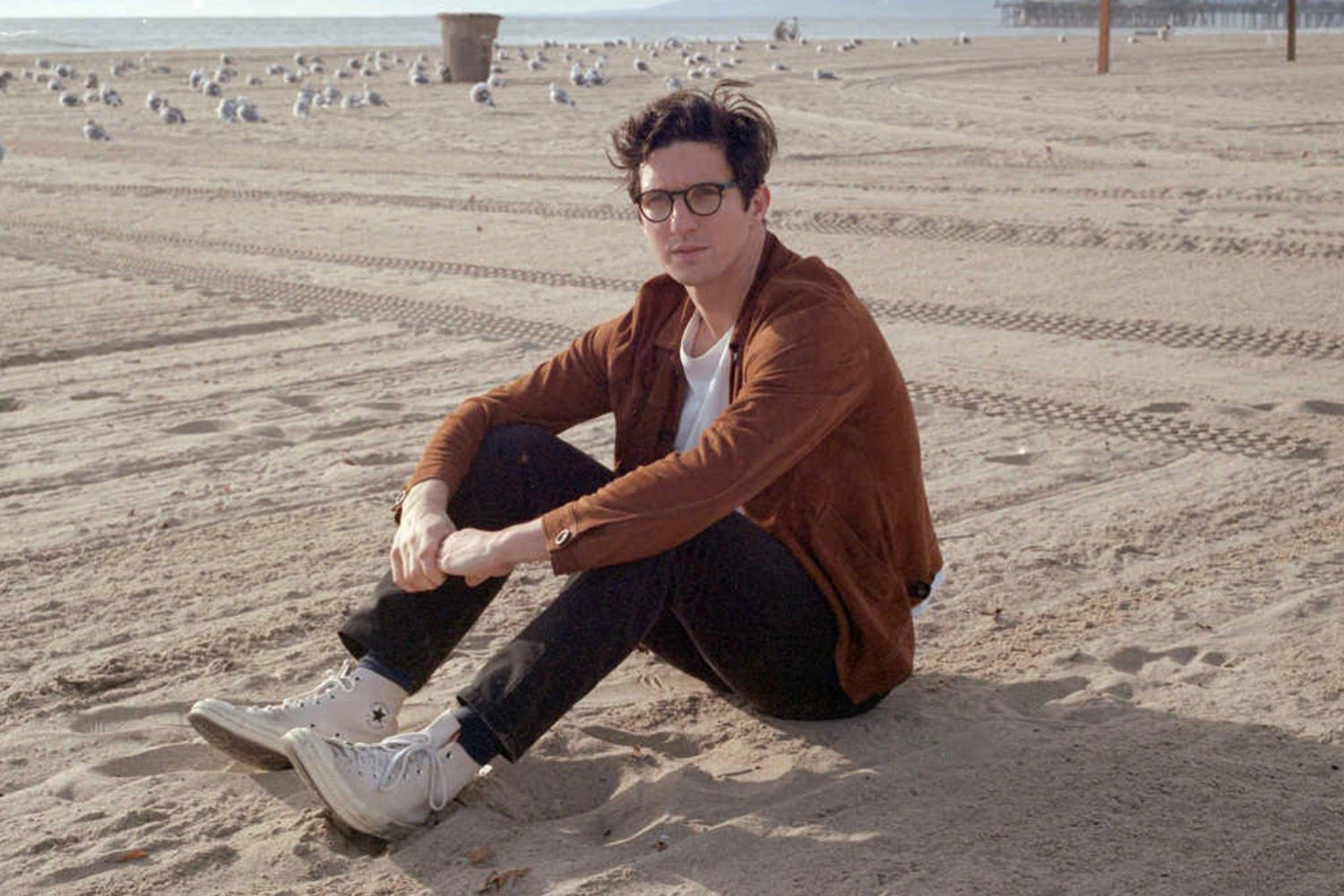 Dan Croll takes a trip around LA in the new video for ’So Dark’