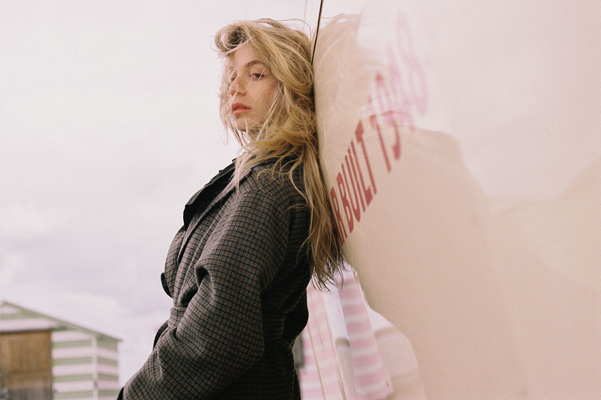 Newcomer emie nathan has shared a new video for her most recent track, 'white light'