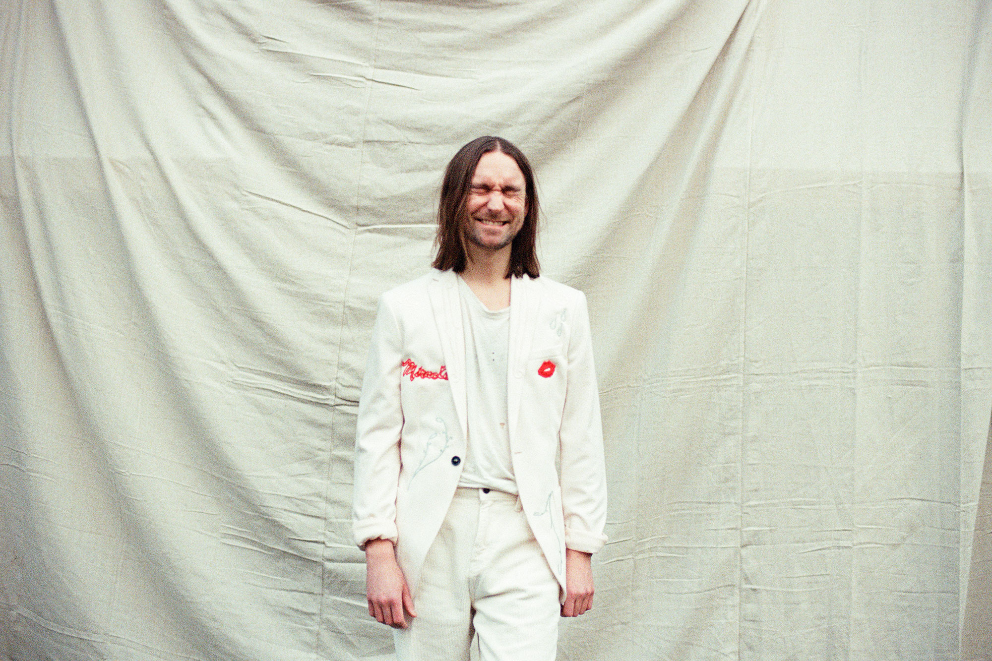 Francis Lung has announced details of his brand new album, 'Miracle'