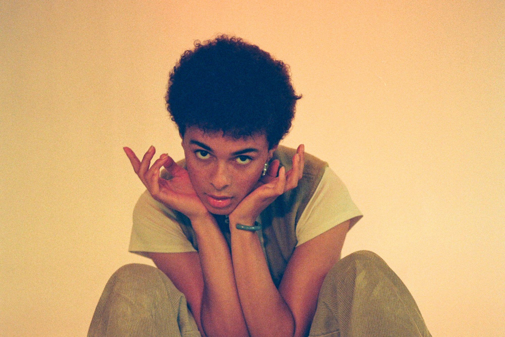 Isaac Dunbar has dropped his new EP 'evil twin'