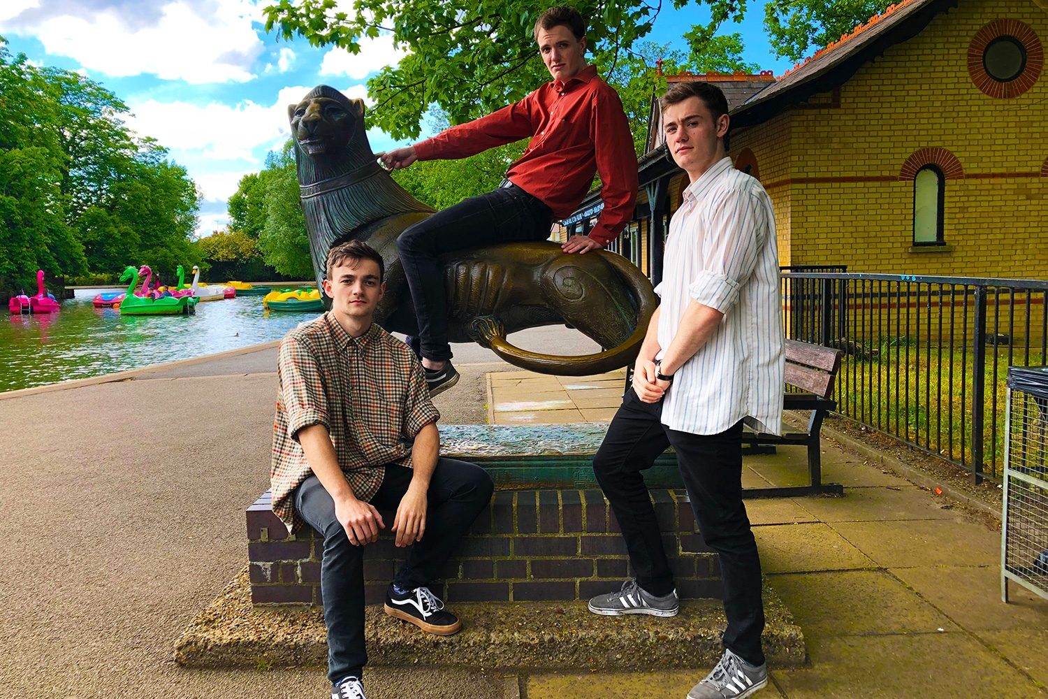 Johnny Kills have dropped an addictive new indie-bop, ‘I Feel Like’