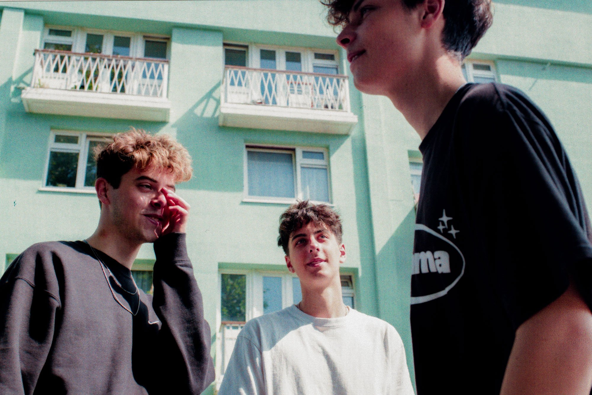 Brixton trio kid apollo have dropped a Really Very Good new track, 'lose yourself.'