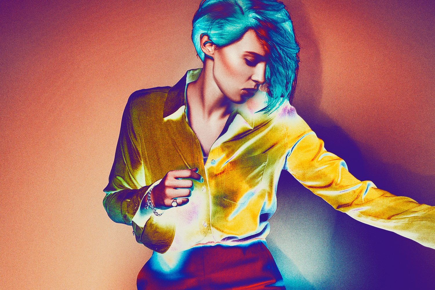 La Roux looks to be teasing a big comeback