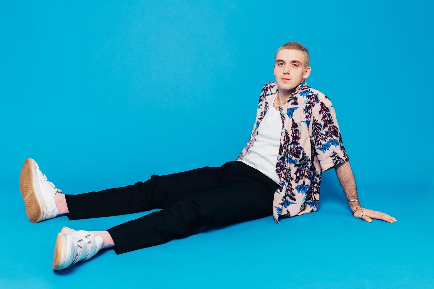 Lauv has shared a new video for his LANY collab, 'Mean It'