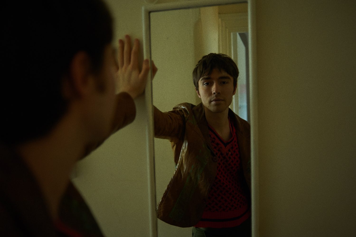 Matt Maltese reflects on love with his new EP teaser, 'hi'