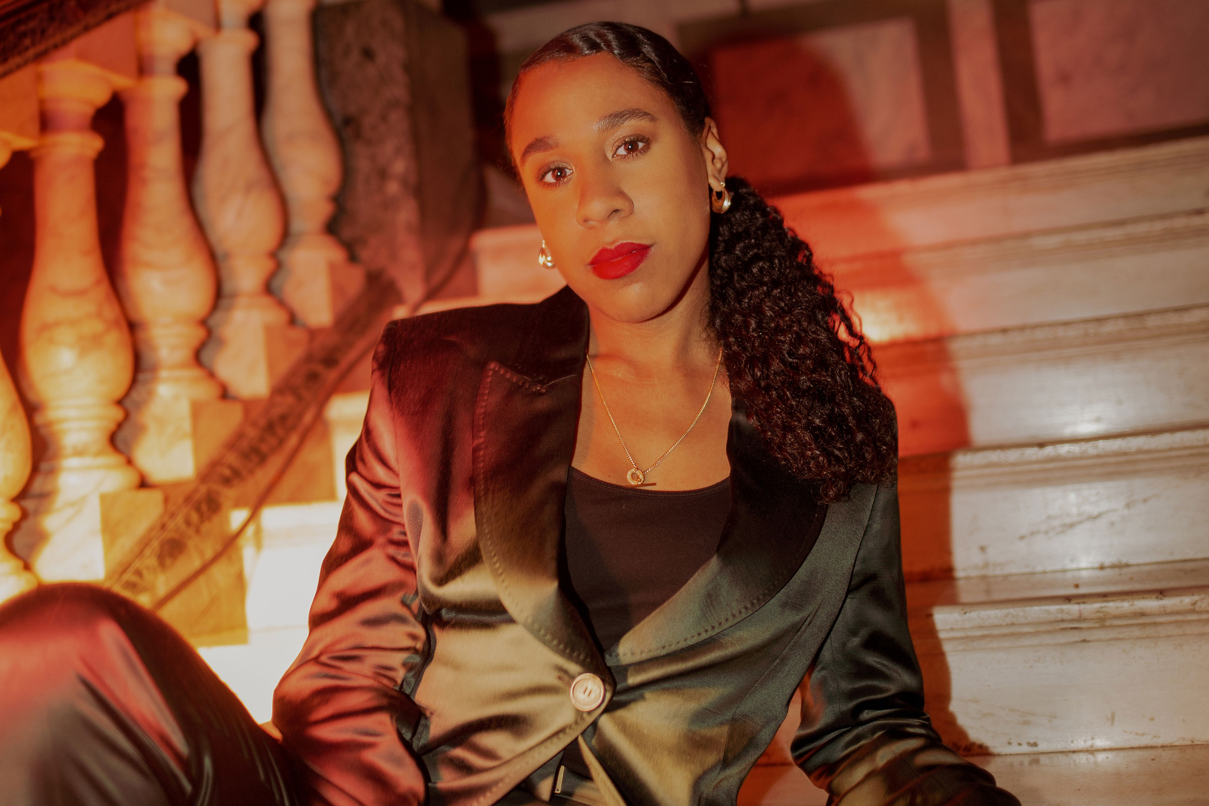 Buzzy newcomer Mychelle has dropped a brand new track, 'Closure'