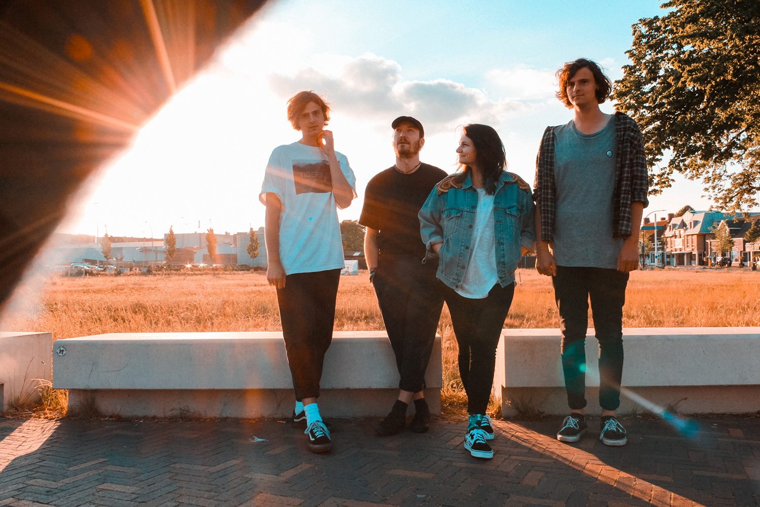 Snow Coats are teasing their upcoming EP with sunny indie-pop track, 'Navy Blue'