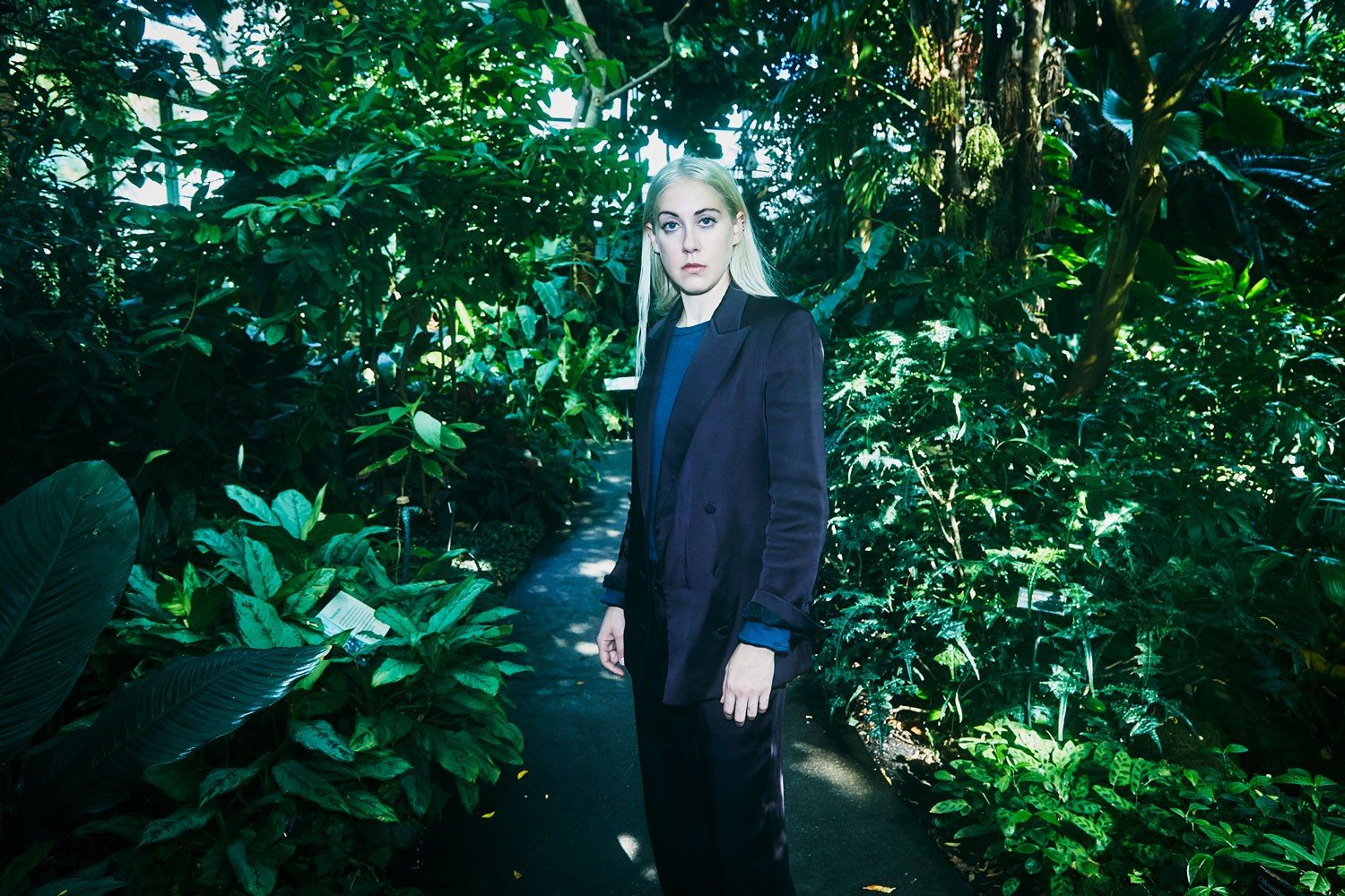 Torres has debuted a brand new track, 'Dressing America'