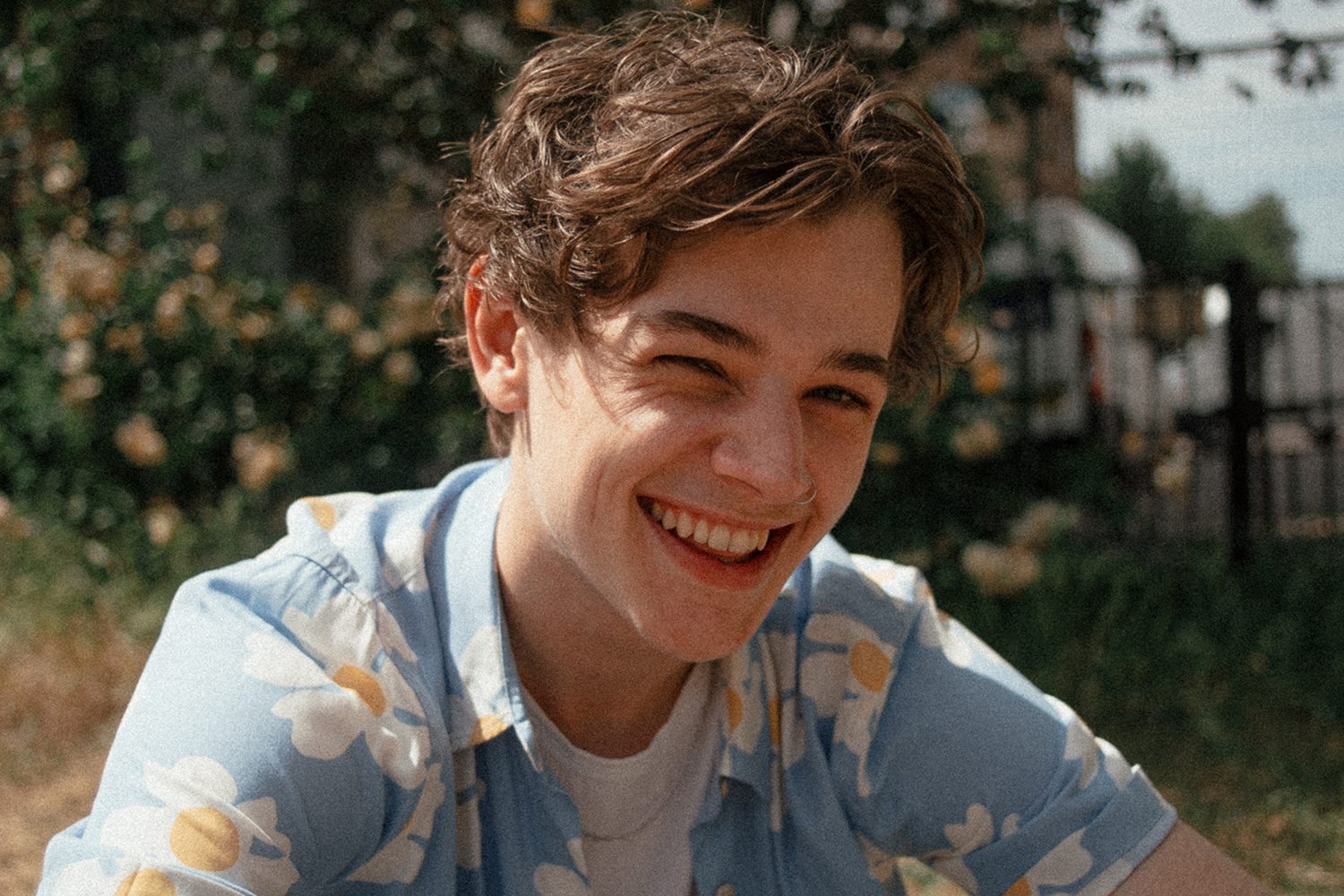 Thomas Headon and Lizzy McAlpine have teamed up for jaunty collab, 'Bored'