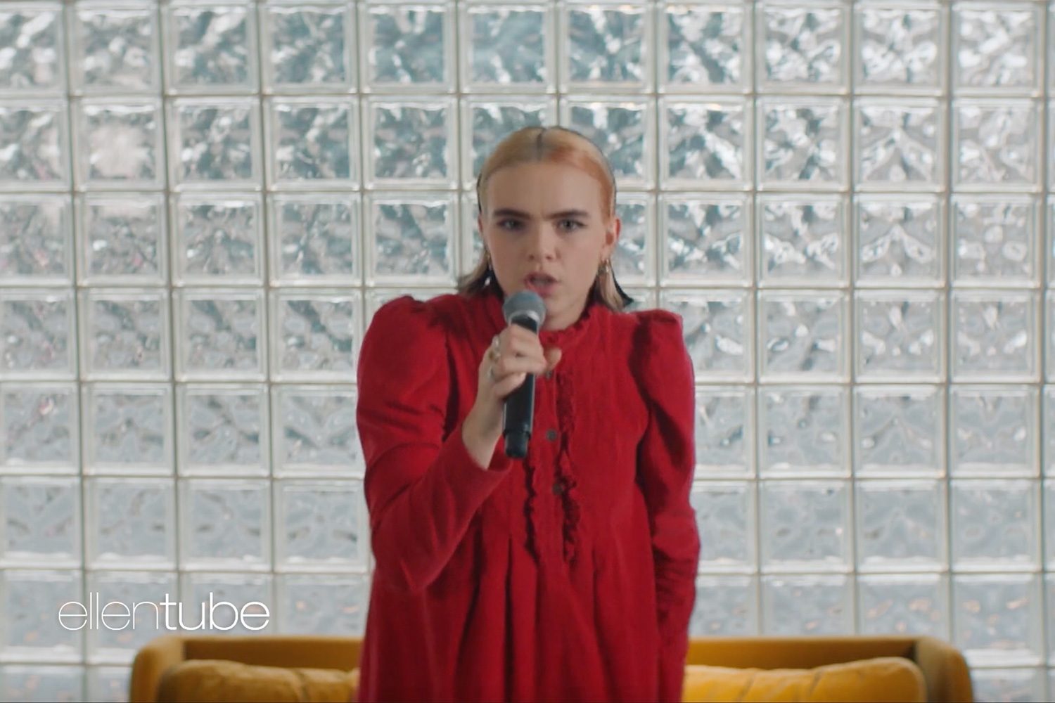 Watch Benee perform her smash-hit 'Supalonely' on The Ellen DeGeneres Show