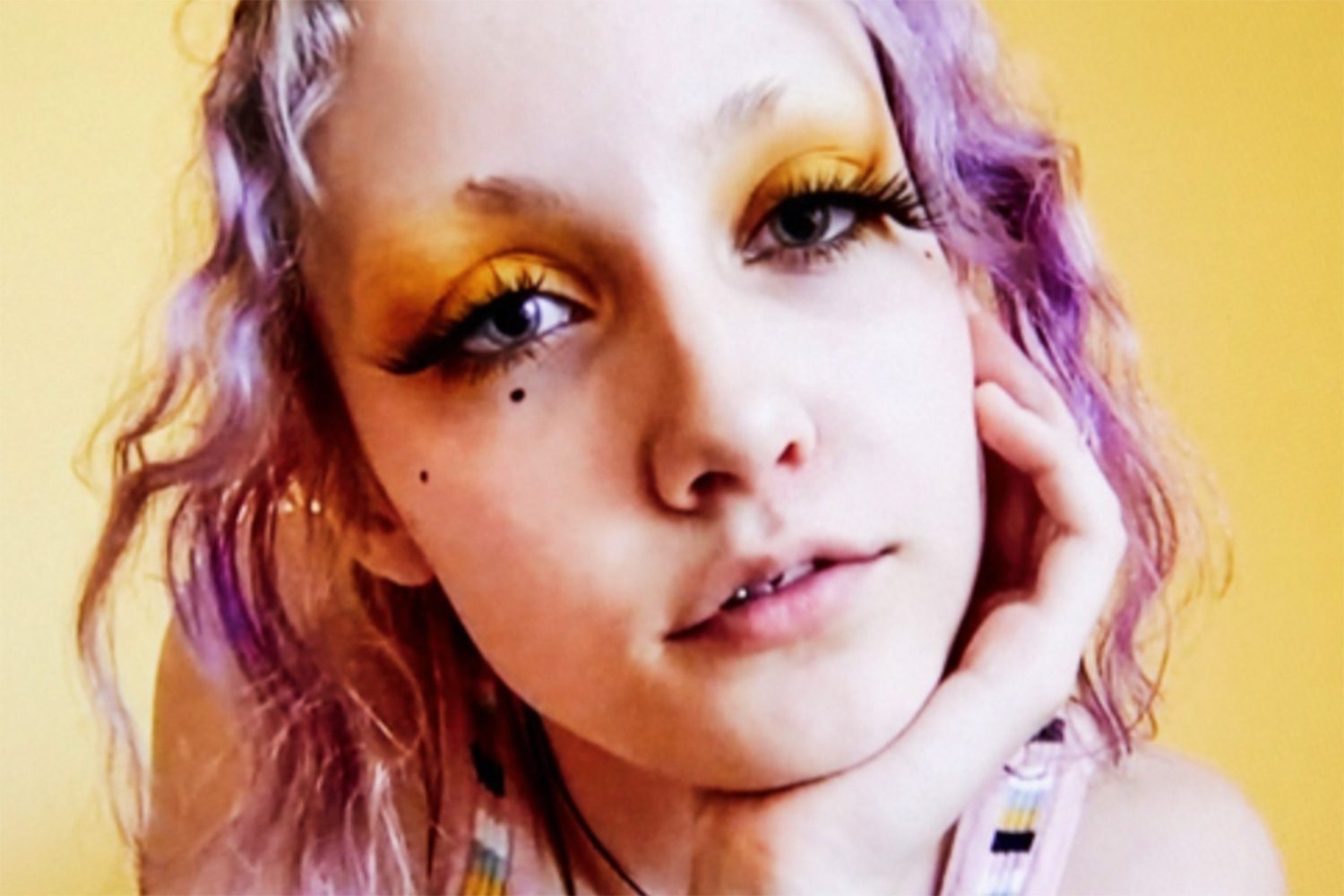 Chloe Moriondo has released her new "rock chick" song, 'I Want To Be With You'