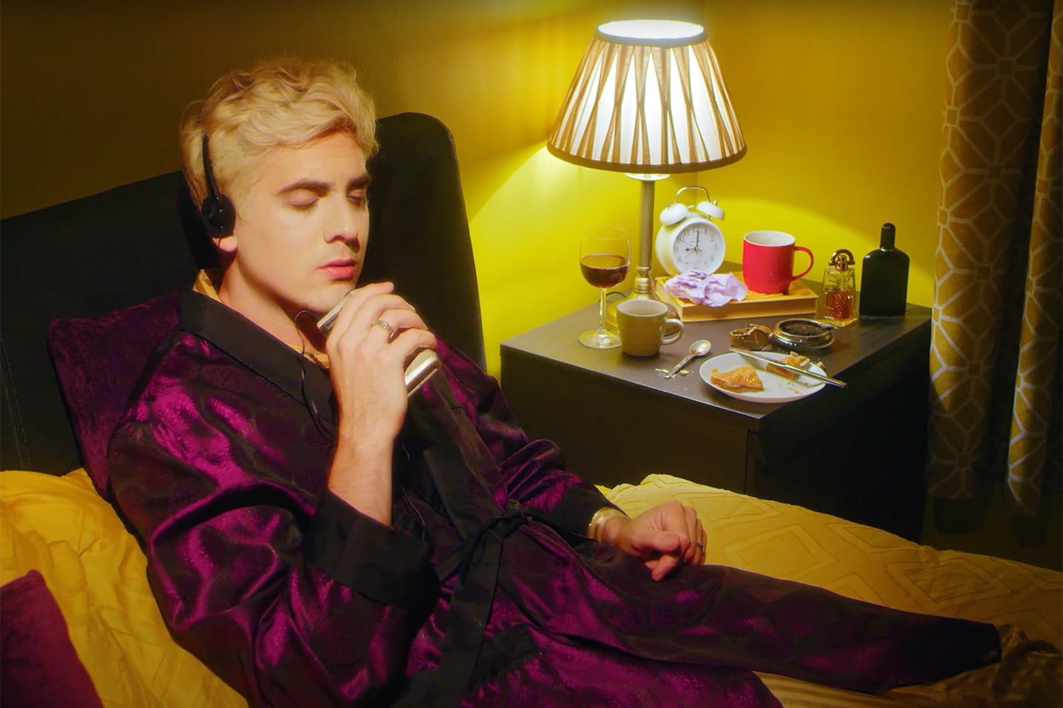 Circa Waves have released a goo-filled video for their Alfie Templeman collab, 'Lemonade'