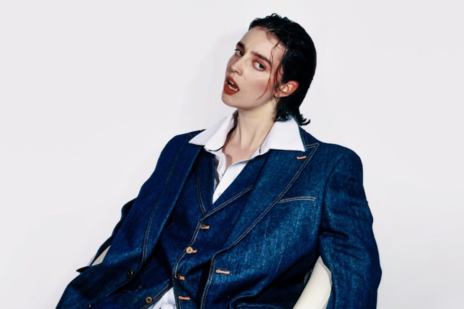 Gia Ford has released a new video for 'Girl', a cut from debut tape 'Poster Boy'