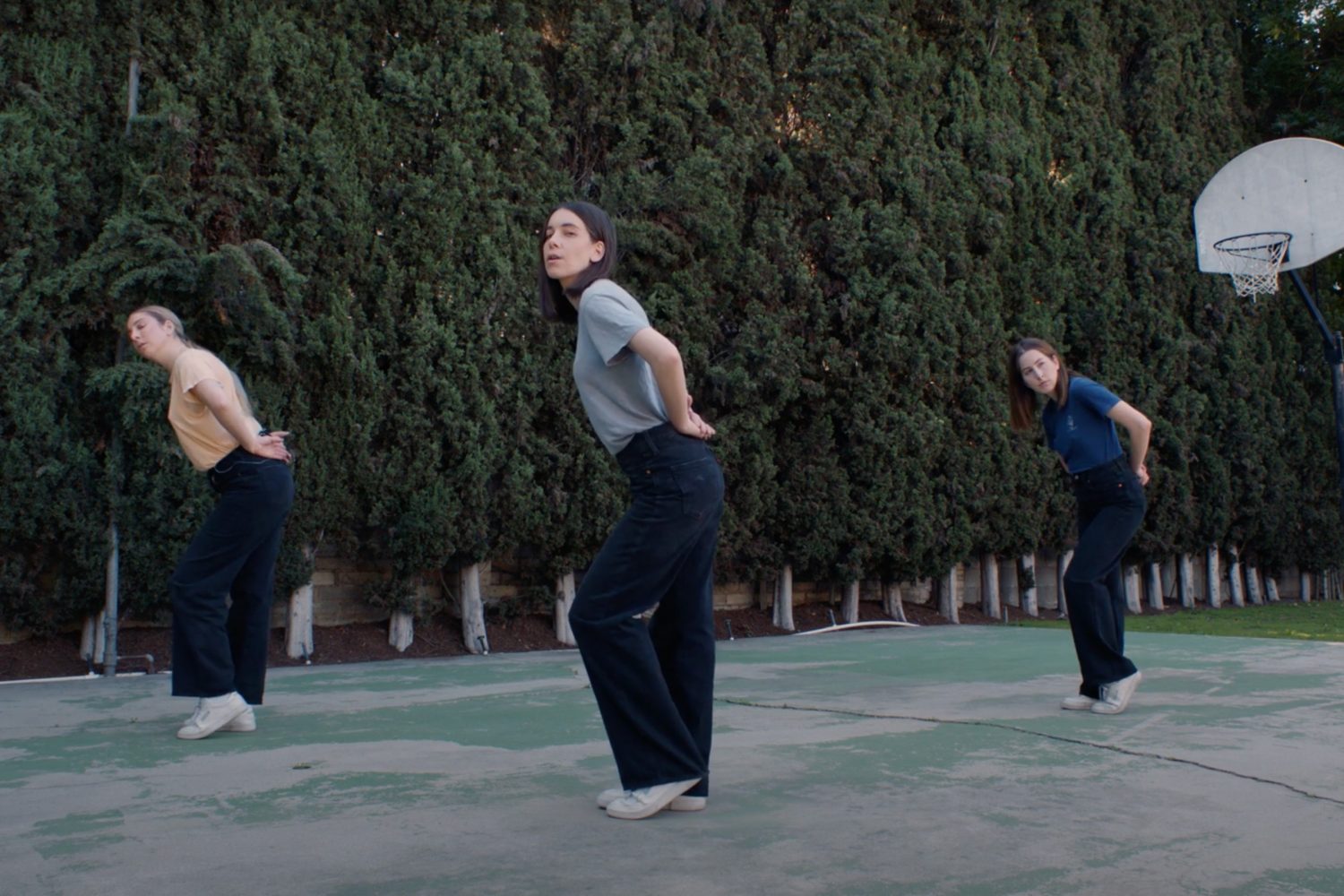 Haim have dropped their new tune 'I Know Alone', and announced a new release date for their imminent album