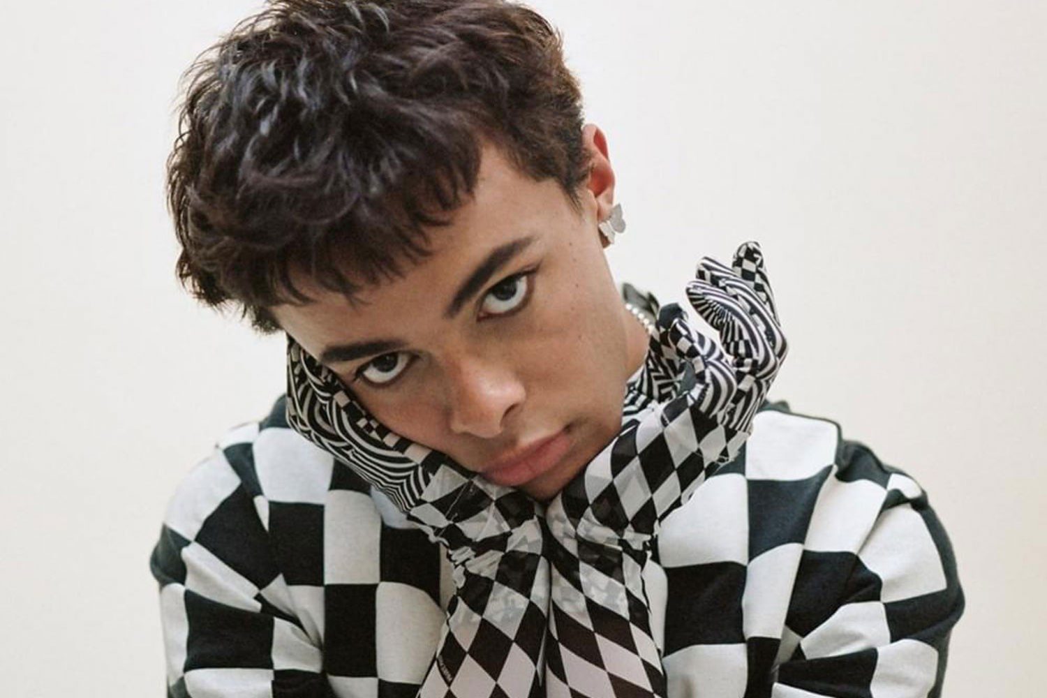 Isaac Dunbar has released his infectious new EP, 'isaac's insects'