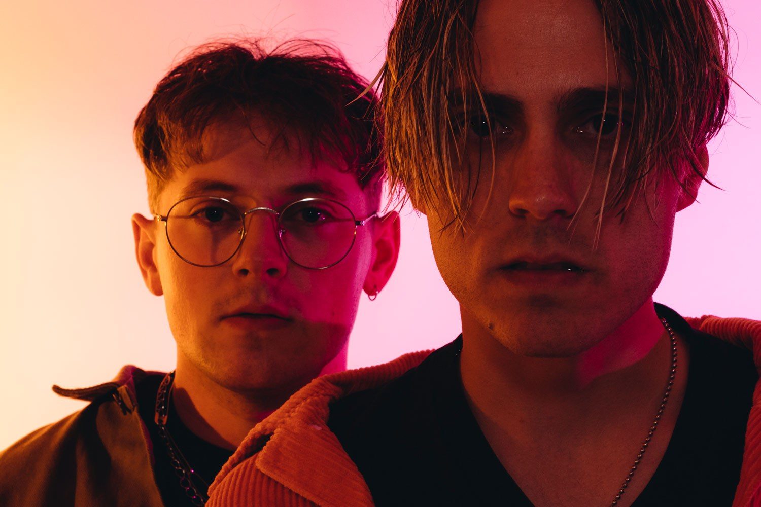 Arkansas duo joan have debuted a new single, 'ease your mind'