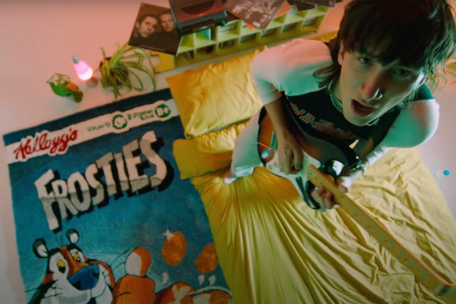 Joey Maxwell has released his first single on Polydor Records, 'Streetlights'