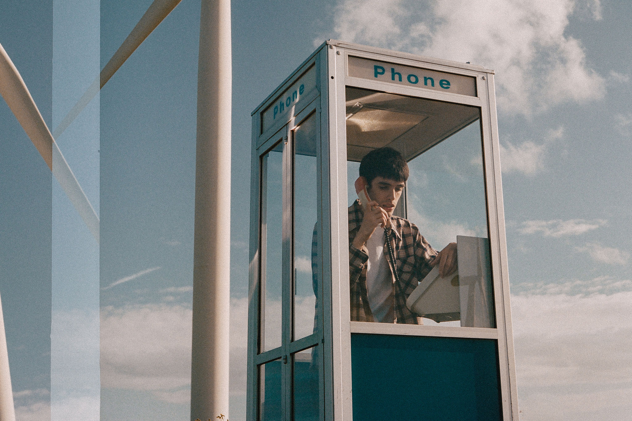 Leo Bhanji has debuted a new track, 'Window Up'