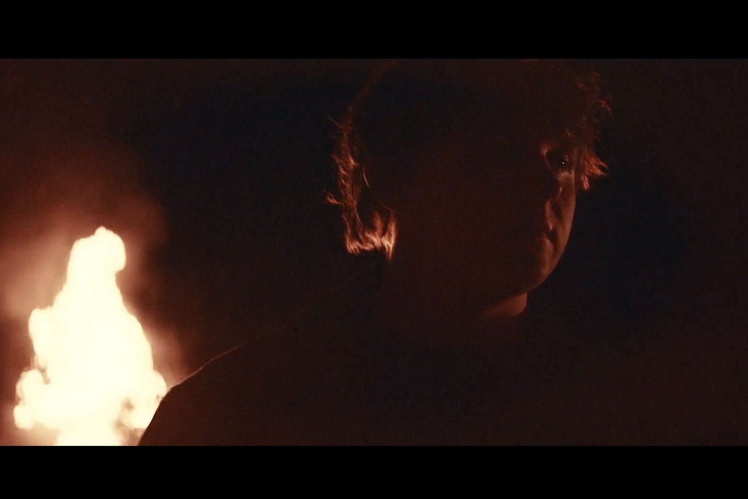 Lewis Capaldi has released a new video for his heartbreak tune, 'Bruises'