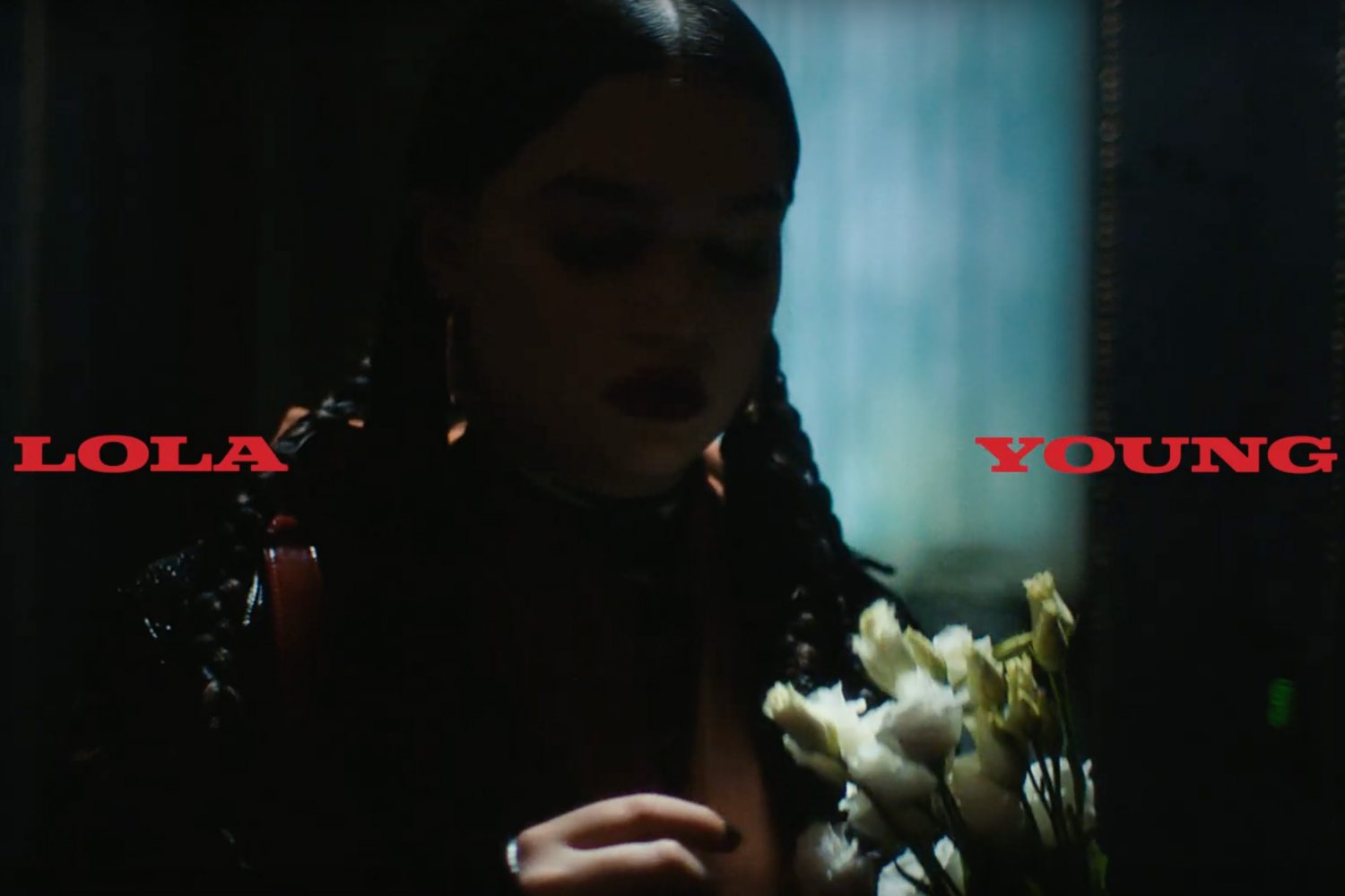 Lola Young has released a new video for 'Pick Me Up', a song about love and the loss of it