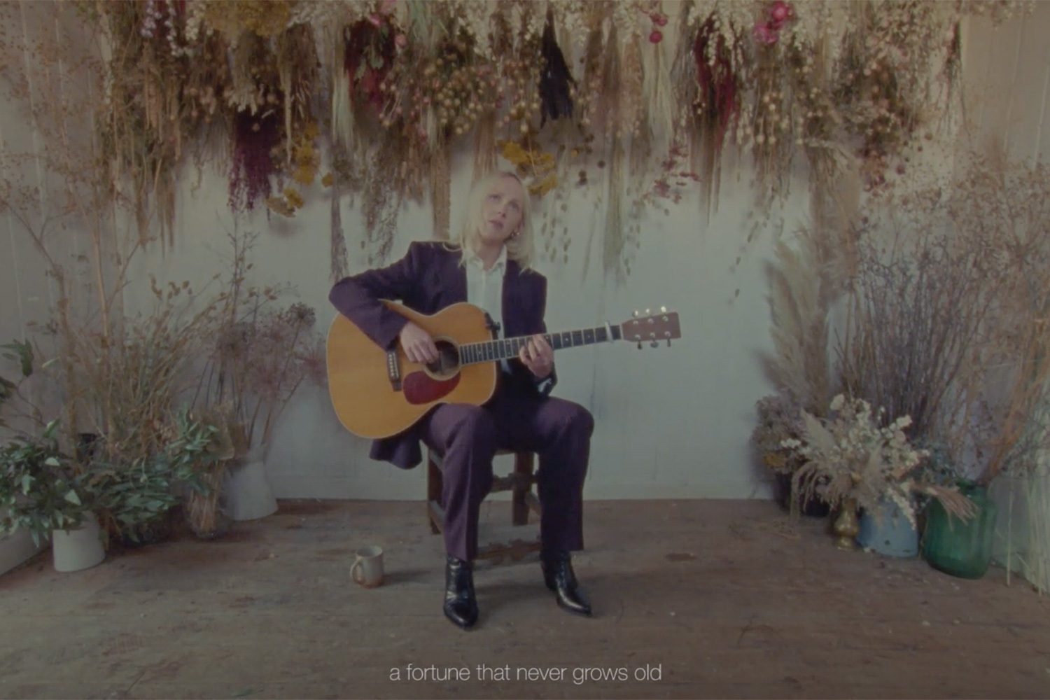 Laura Marling is celebrating her Mercury Prize nom with a new video for 'Fortune'