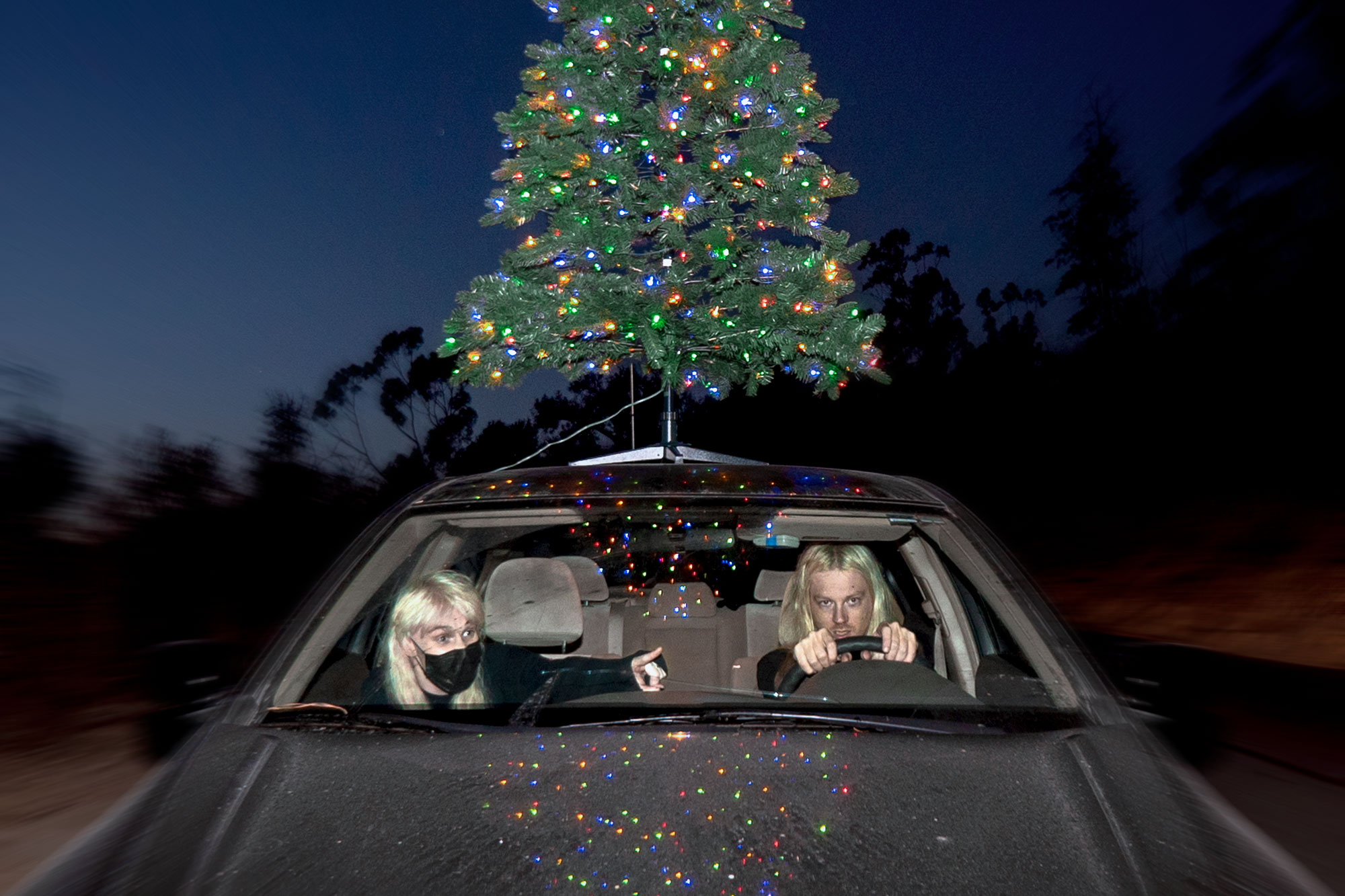 100 gecs have mixed sleigh bells and ska on new single 'sympathy 4 the grinch'