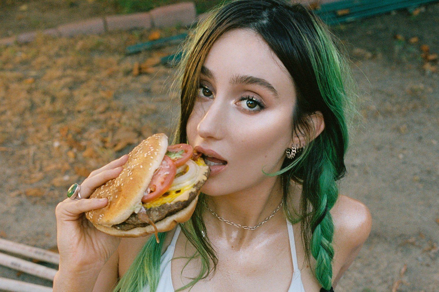 Check out alt-pop wonder phem's new songs, 'Congratulations' and 'American Beauty'