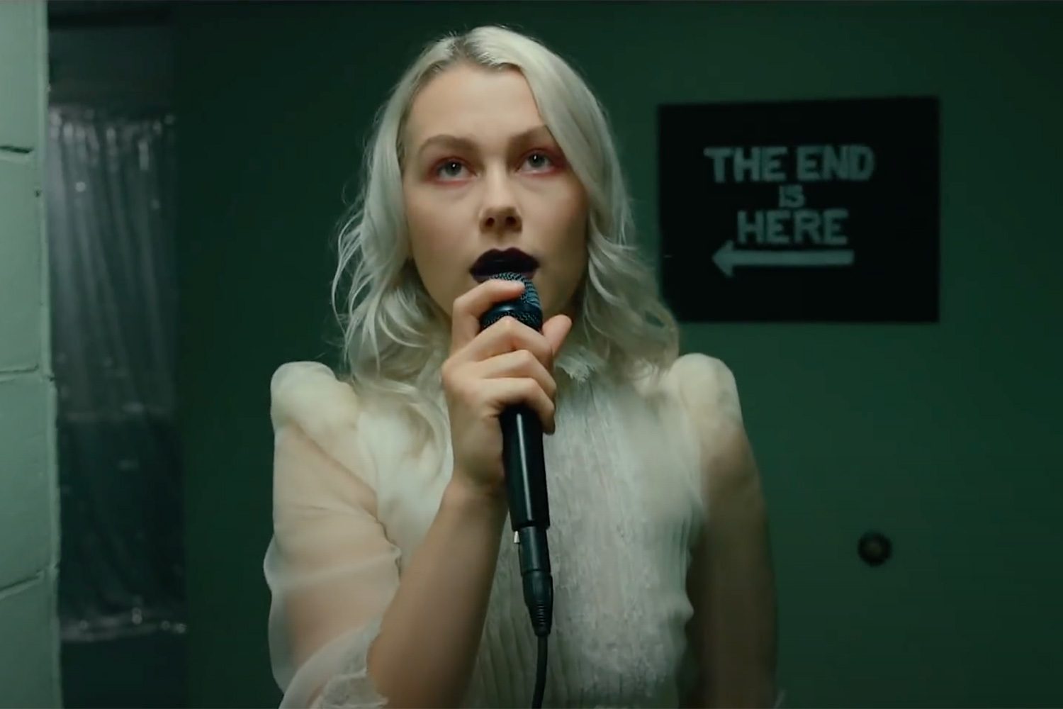 Watch Phoebe Bridgers perform 'I Know The End' in a haunted theatre