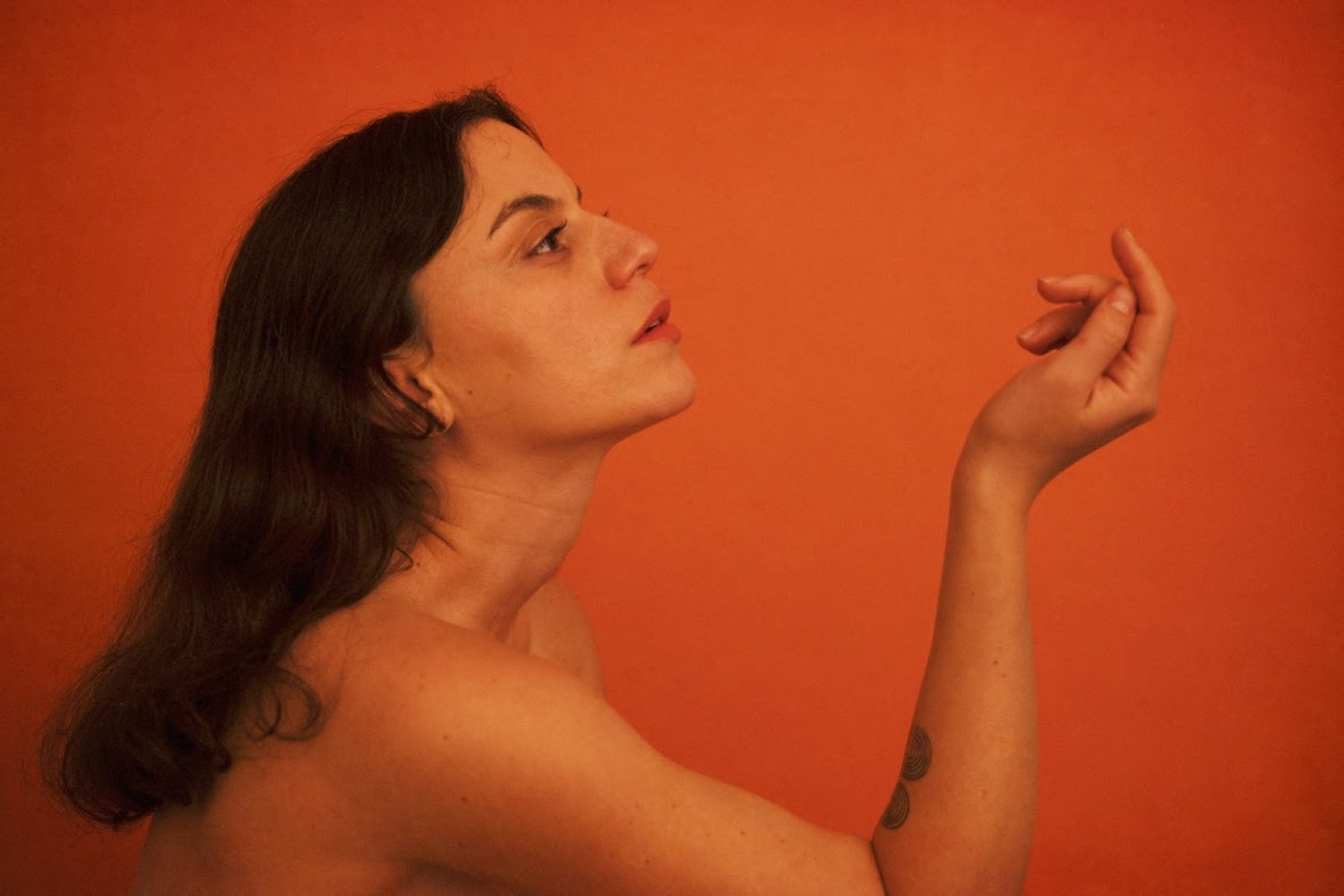 Deradoorian has announced details of a new album, 'Find The Sun'