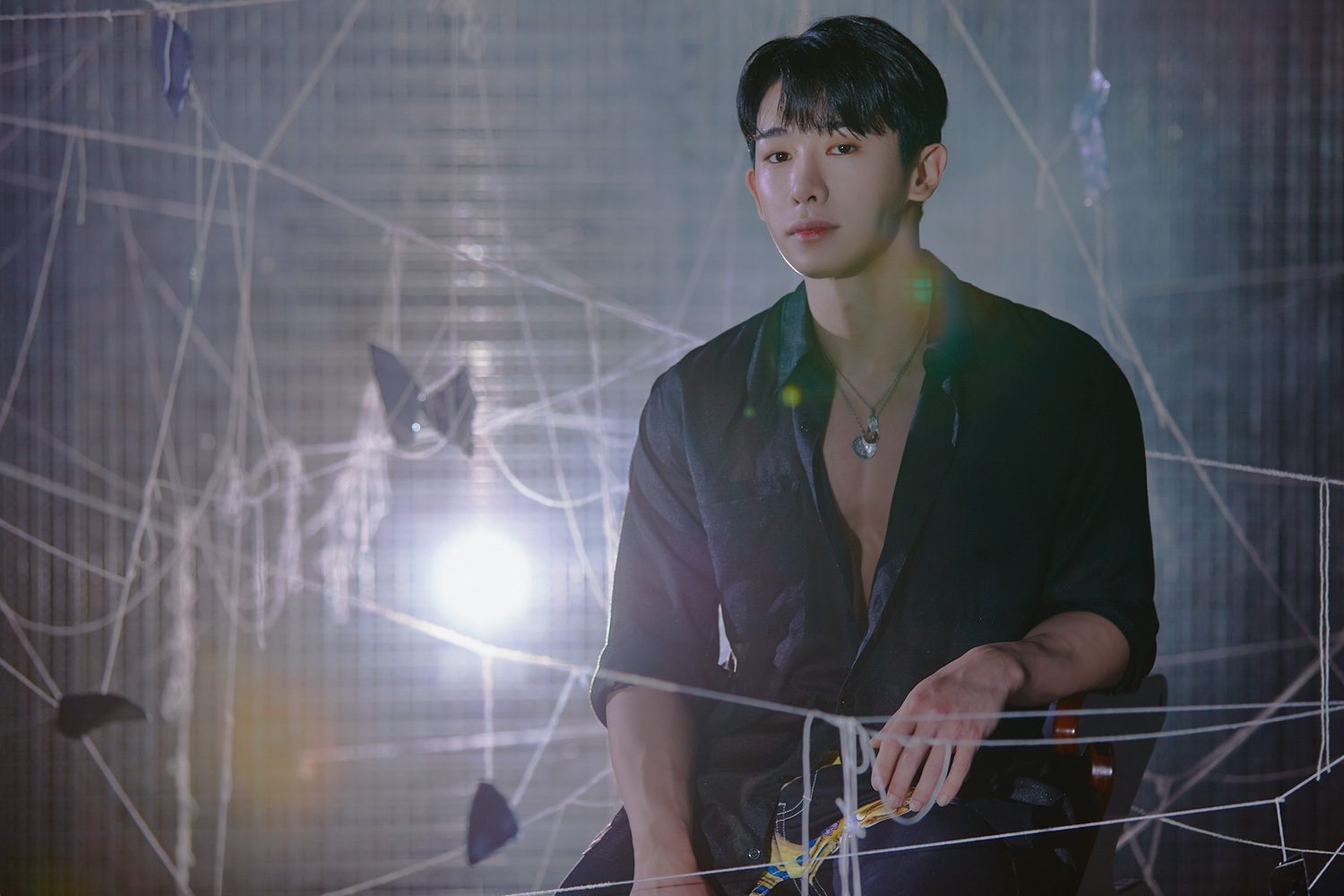 Wonho has released his first-ever English solo track, 'Losing You'