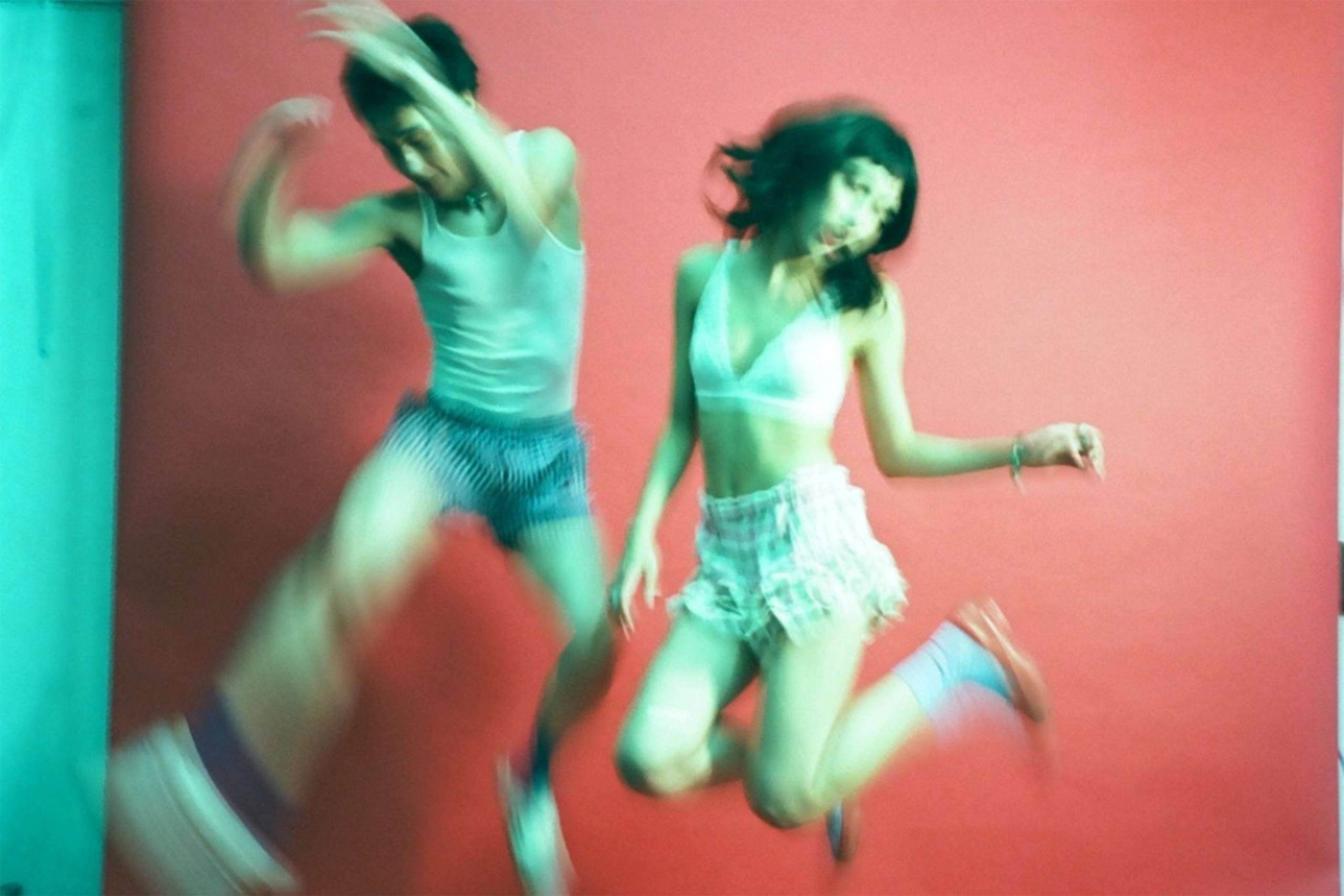 Esme Emerson have shared chaotic single 'Too Far Gone' ahead of their new EP 'Applesauce'