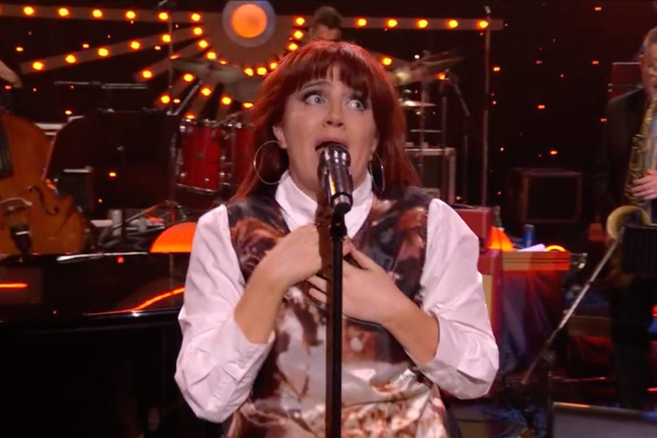 Watch JADE, CMAT and JUNGLE on Jools Holland's annual Hootenanny show