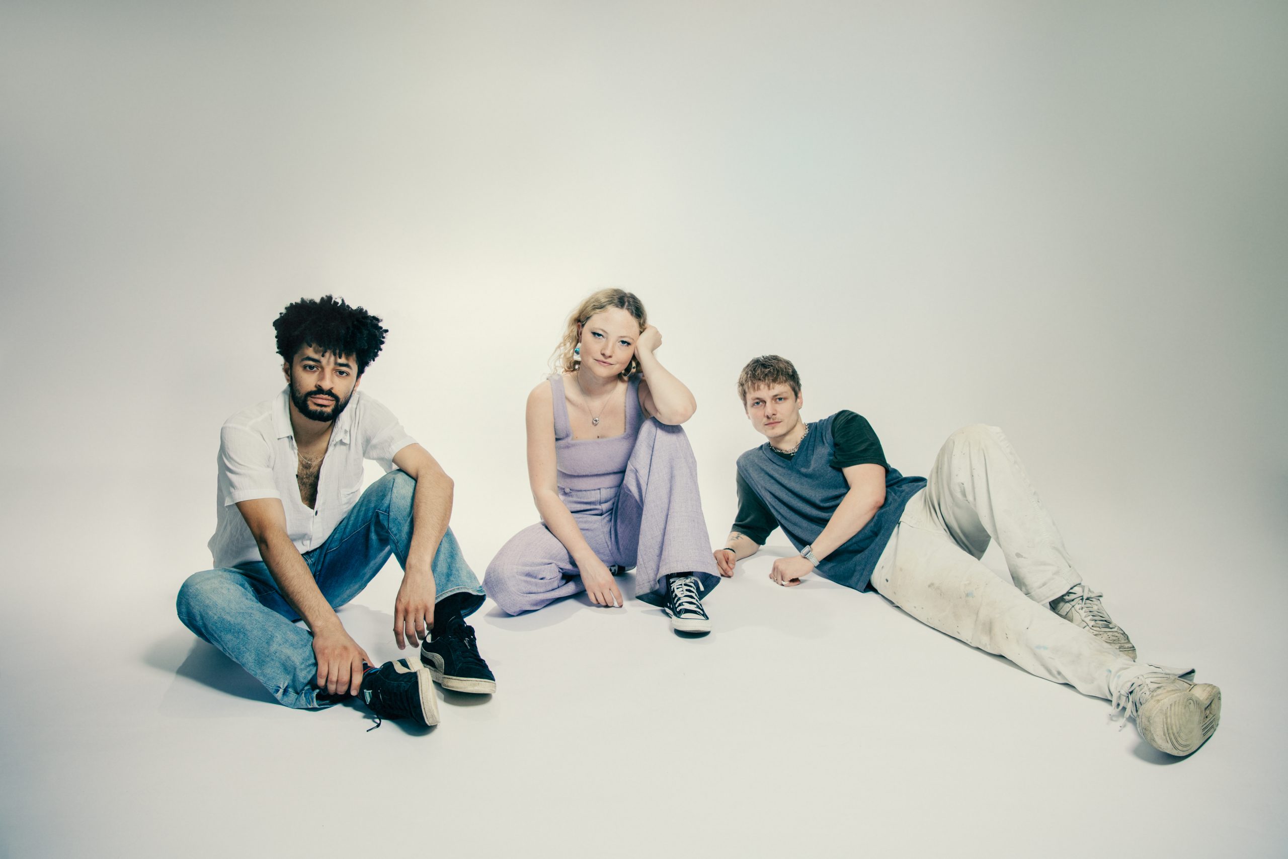 Alien Chicks announce 'Forbidden Fruit' EP, share new single 'Donkeyhead'