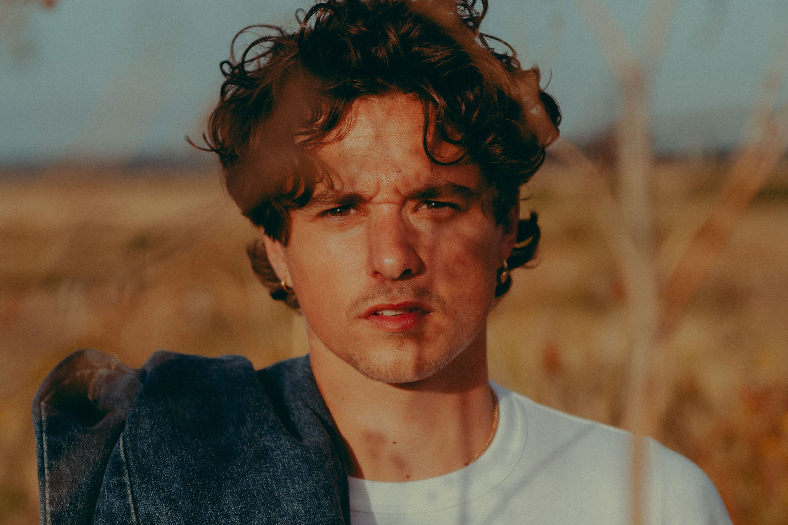 Bradley Simpson has released new single 'Carpet Burn' ahead of his debut solo album