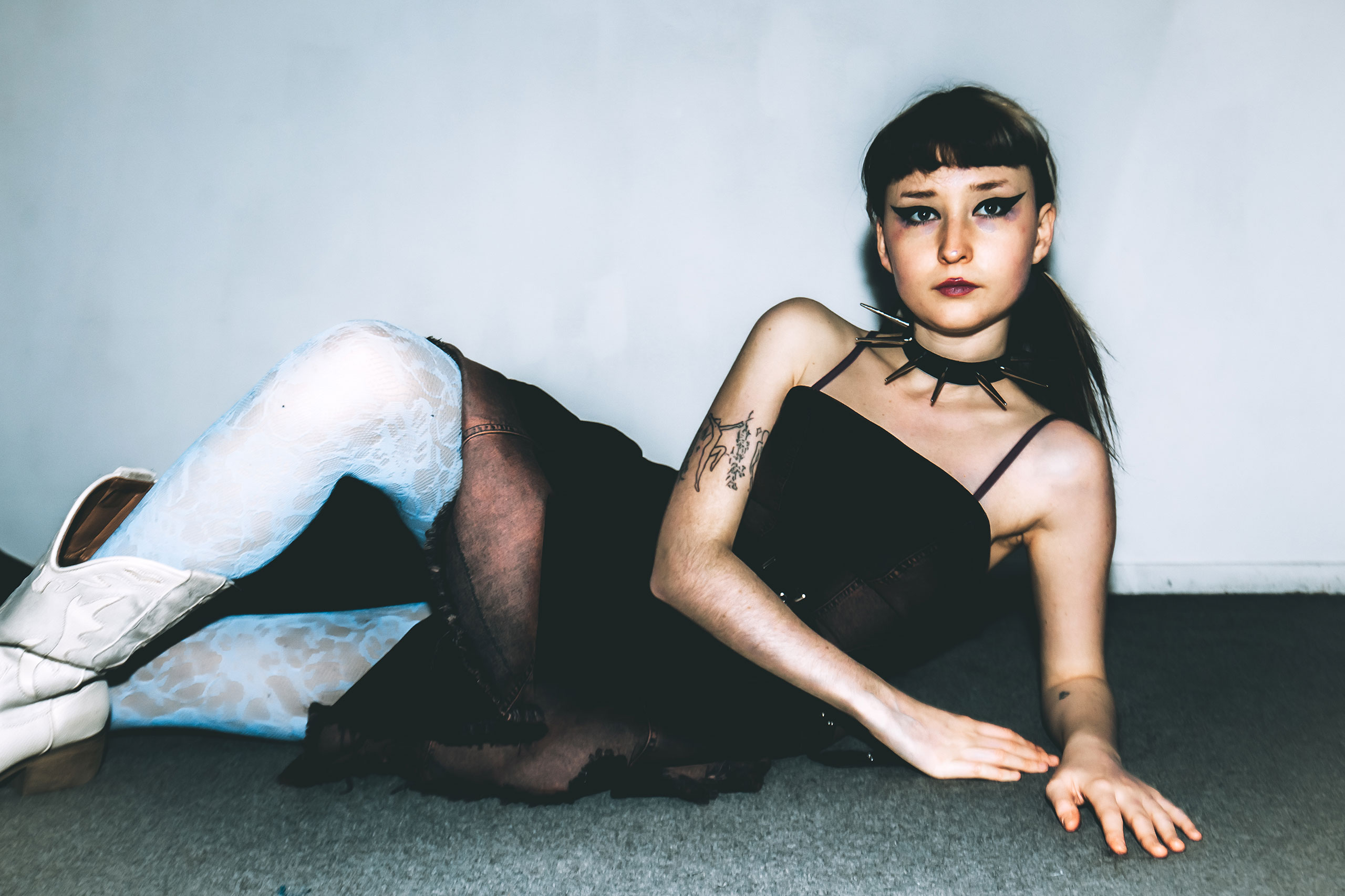 HANNAHBELLA delves into the human experience with her new EP 'Parasite'