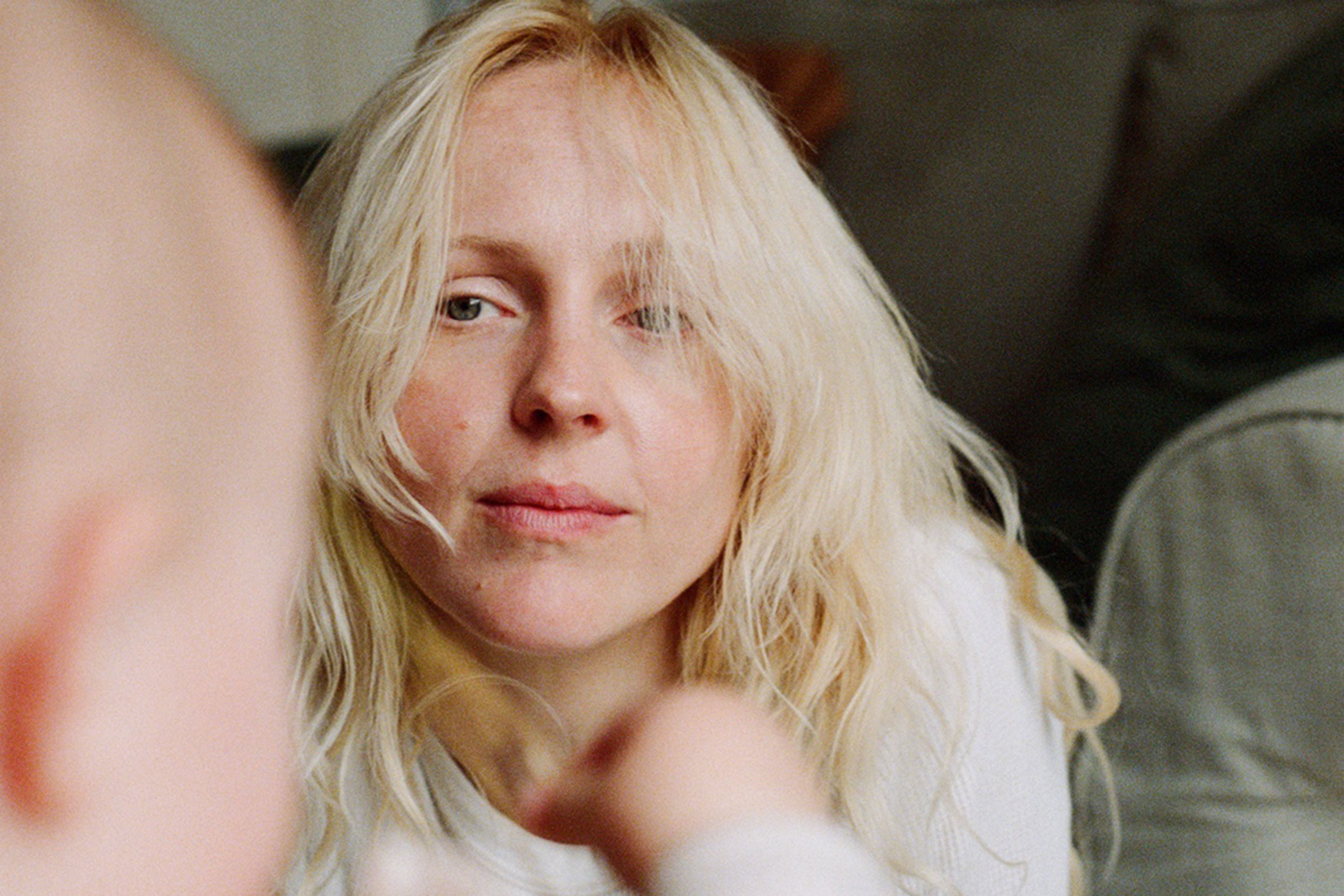 Laura Marling is going to teach an online songwriting workshop through School of Song