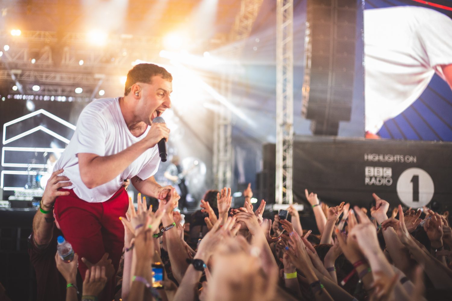 Sea Girls tease their upcoming debut album: "Some bits might surprise people"