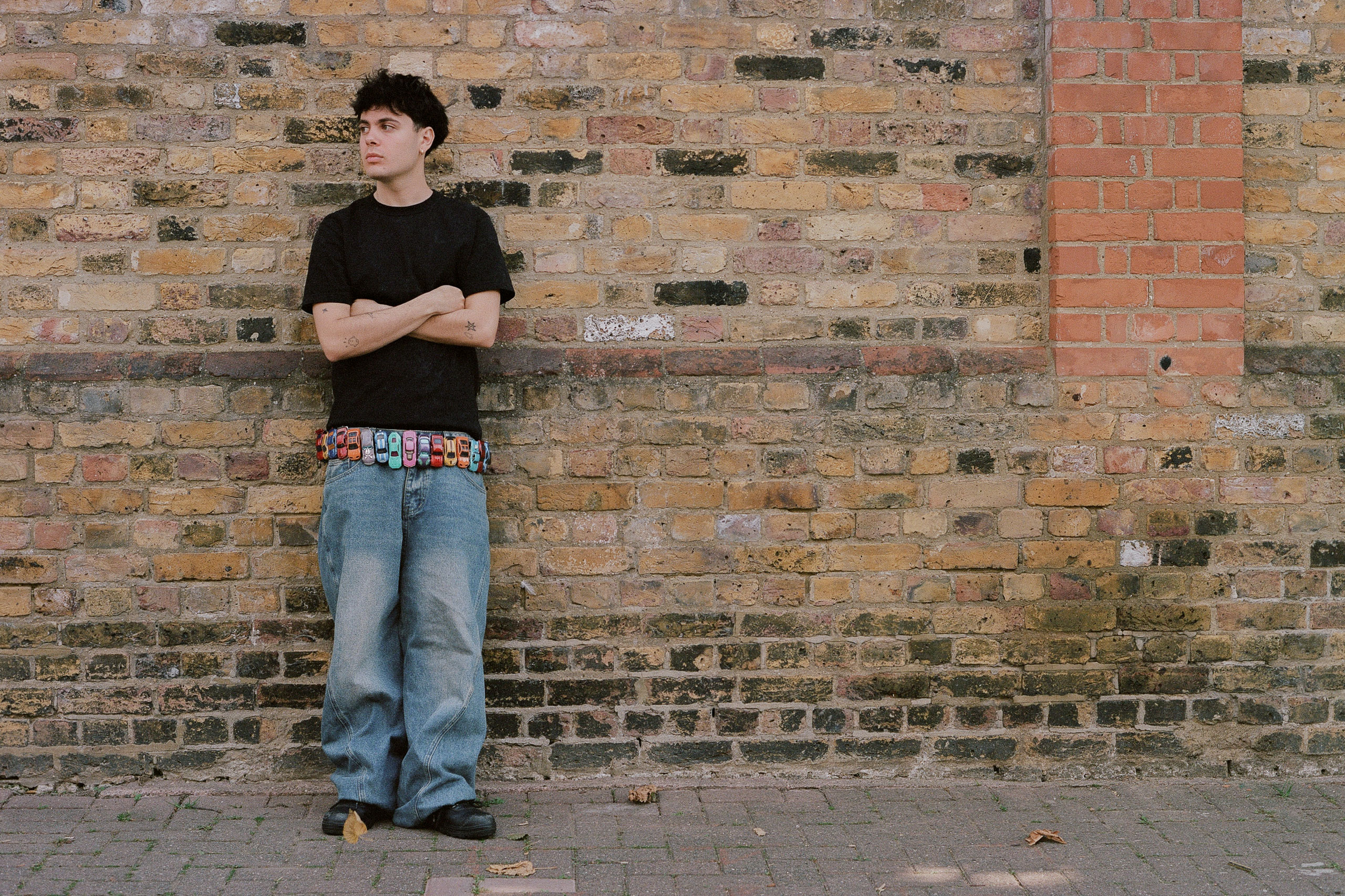 Niko B is back with his summery new single 'Hairclips'