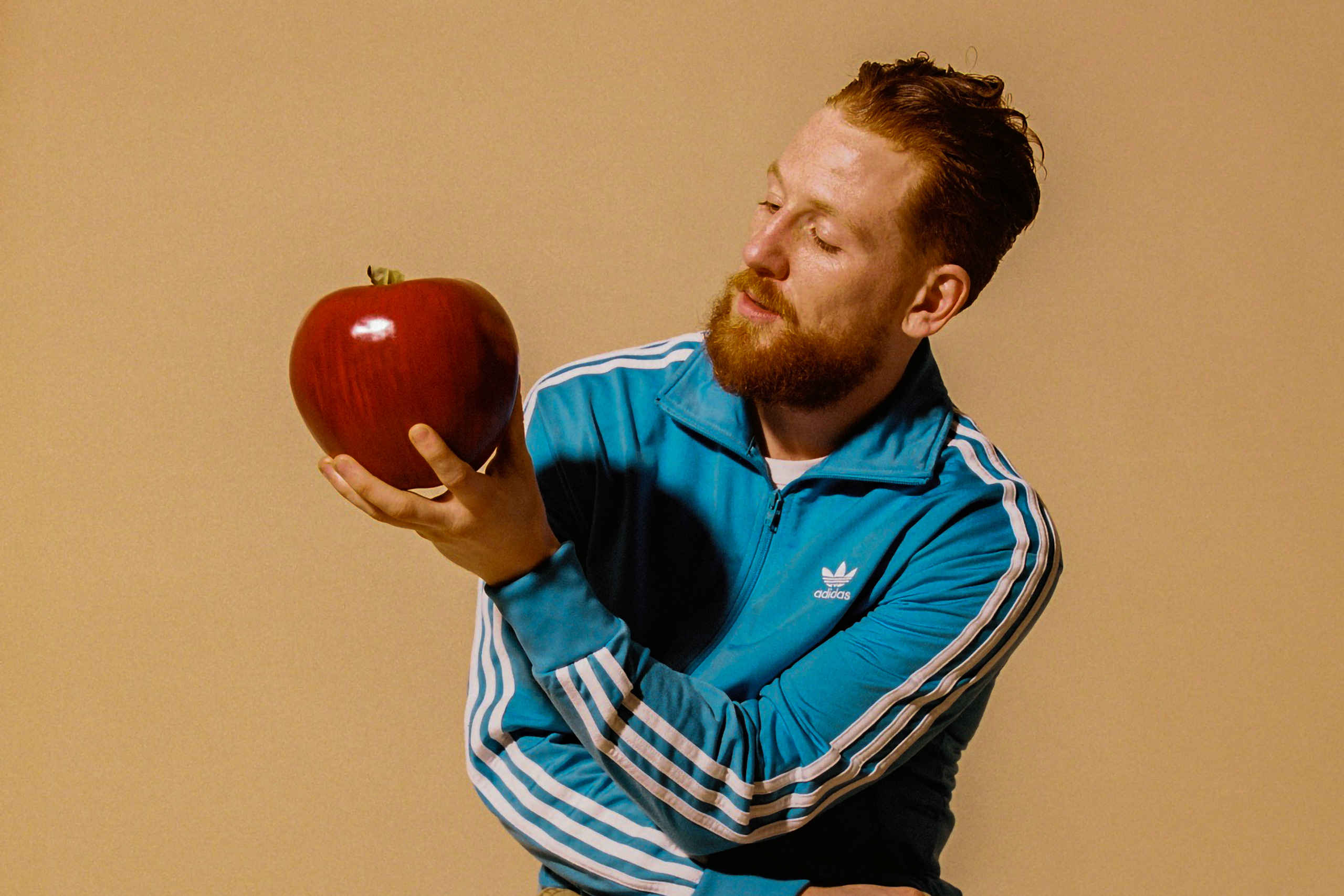 Willie J Healey has shared a new video for 'The Apple' ahead of his May tour