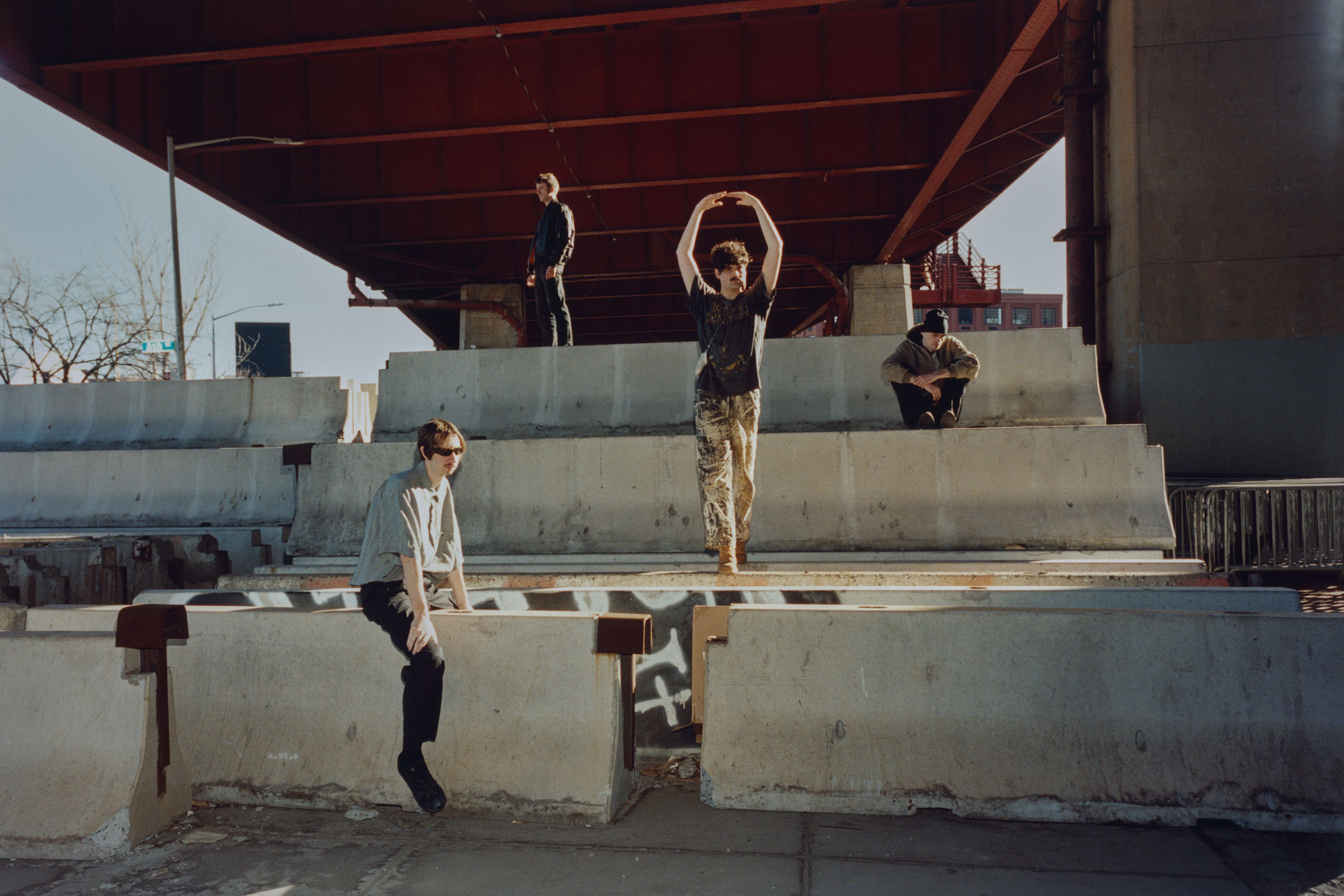 Model/Actriz have shared their new single 'Doves' ahead of second album 'Pirouette'