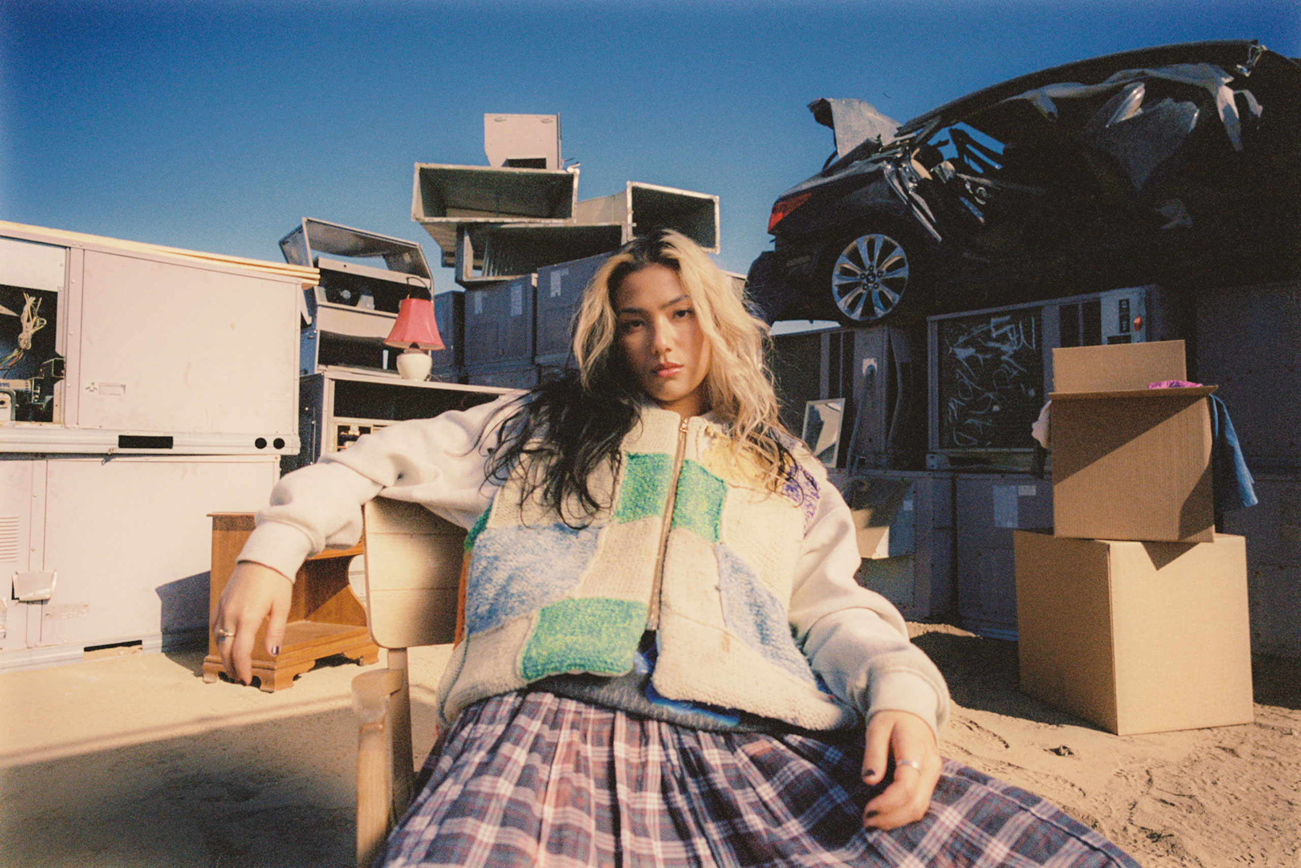 spill tab has released her introspective new single 'Hold Me'