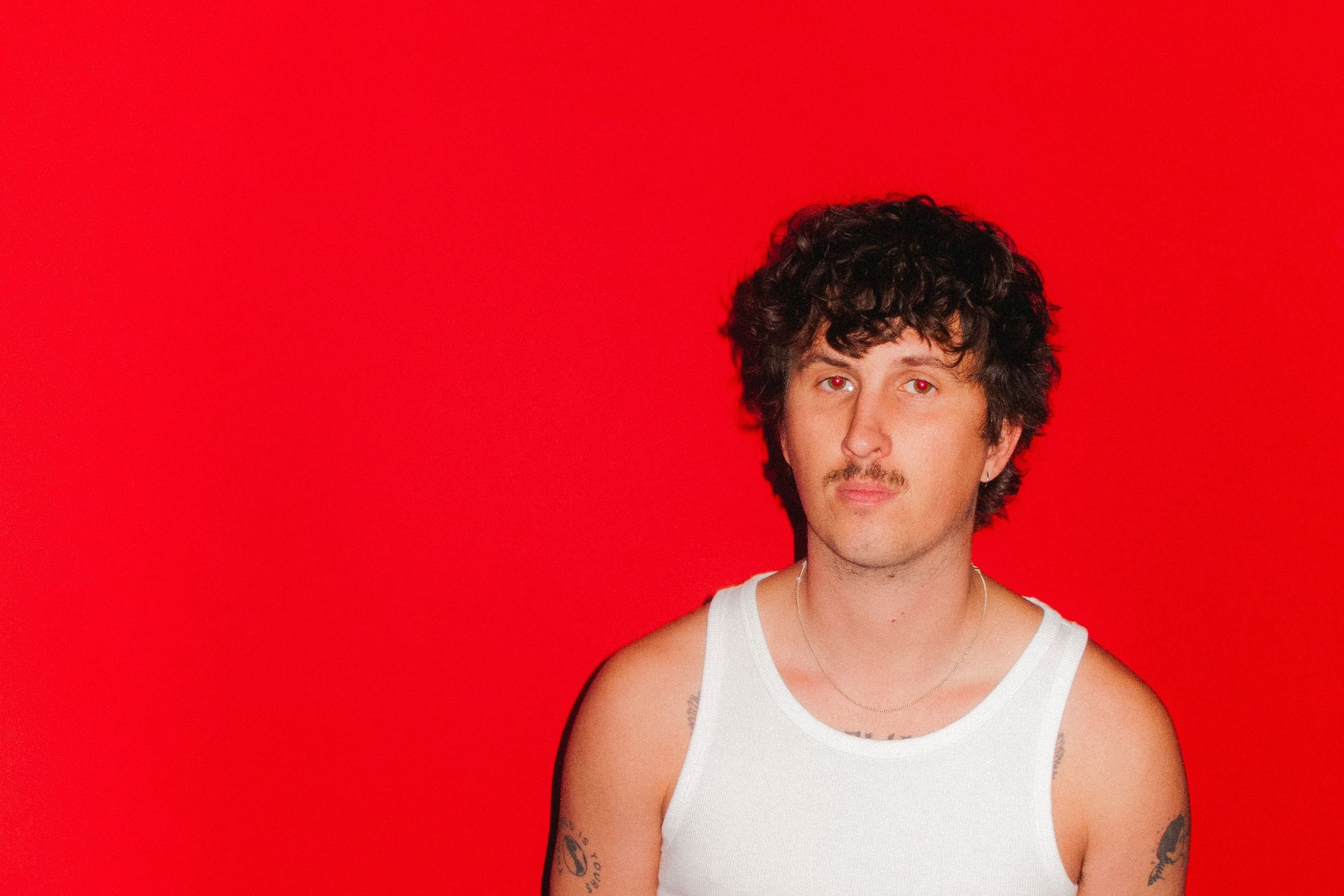 Arthur Hill has shared new single 'She's So Handsome' ahead of his sold-out UK headline tour